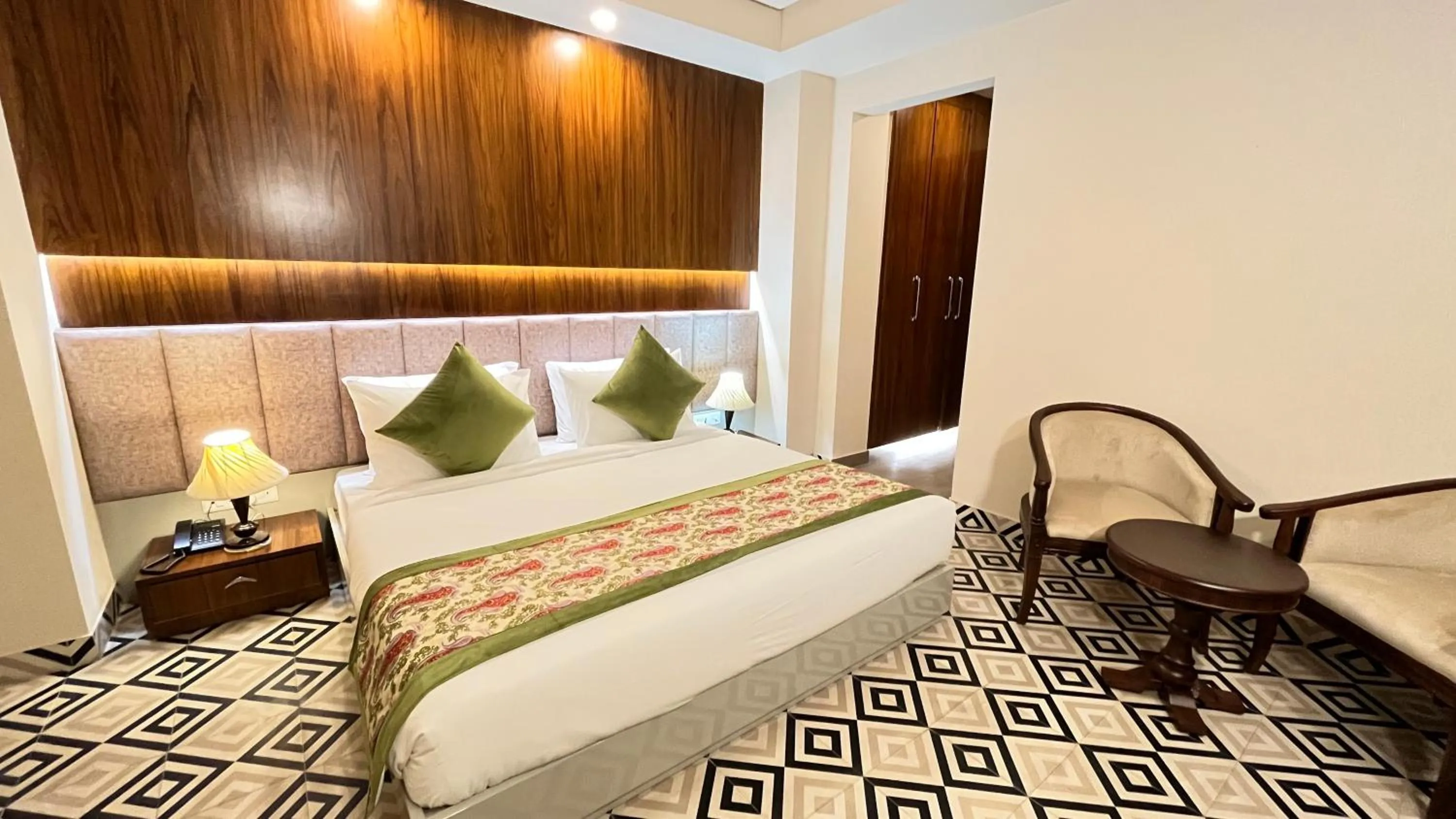 Bed in IP Royal Hotel - New Delhi