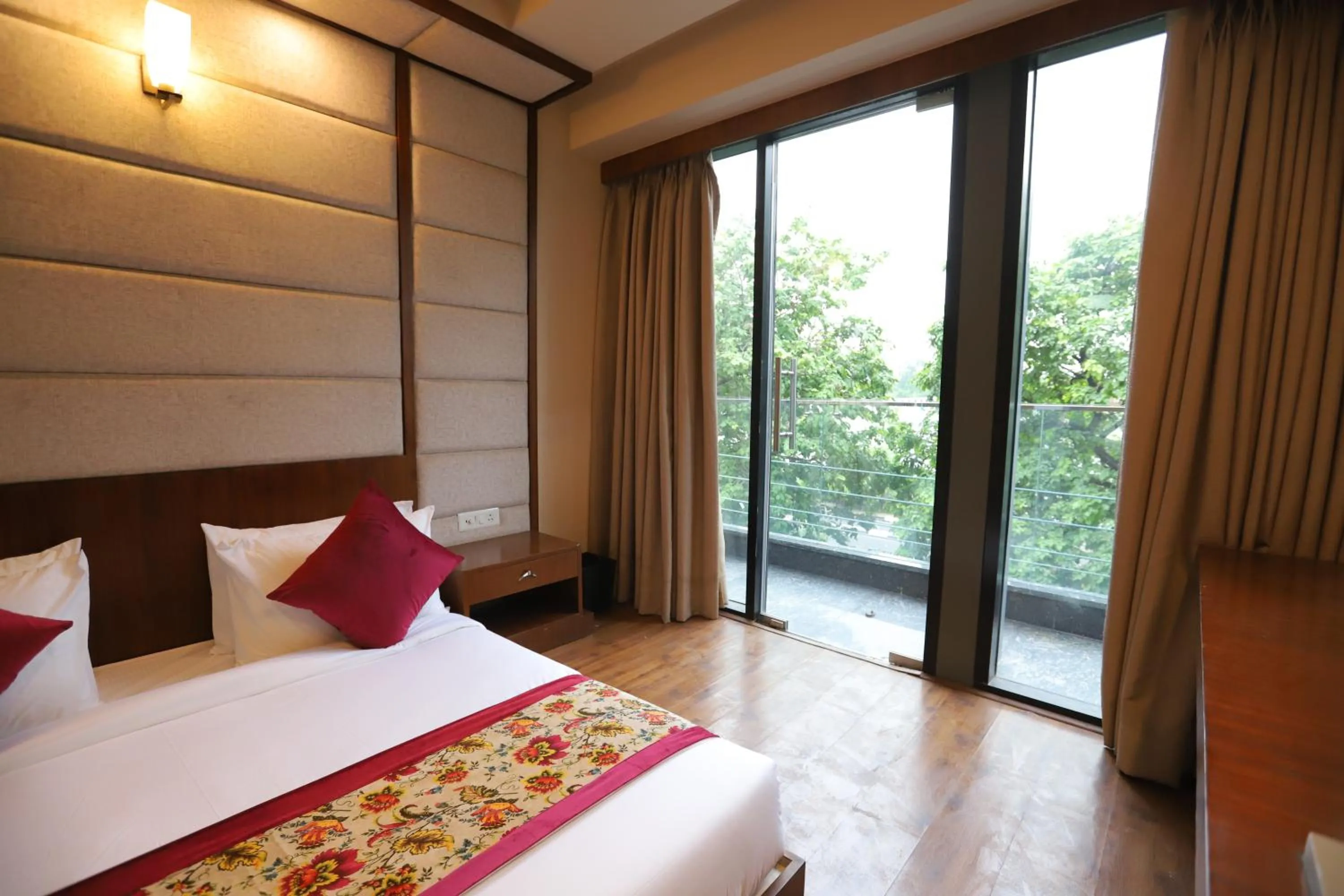 Bed in IP Royal Hotel - New Delhi