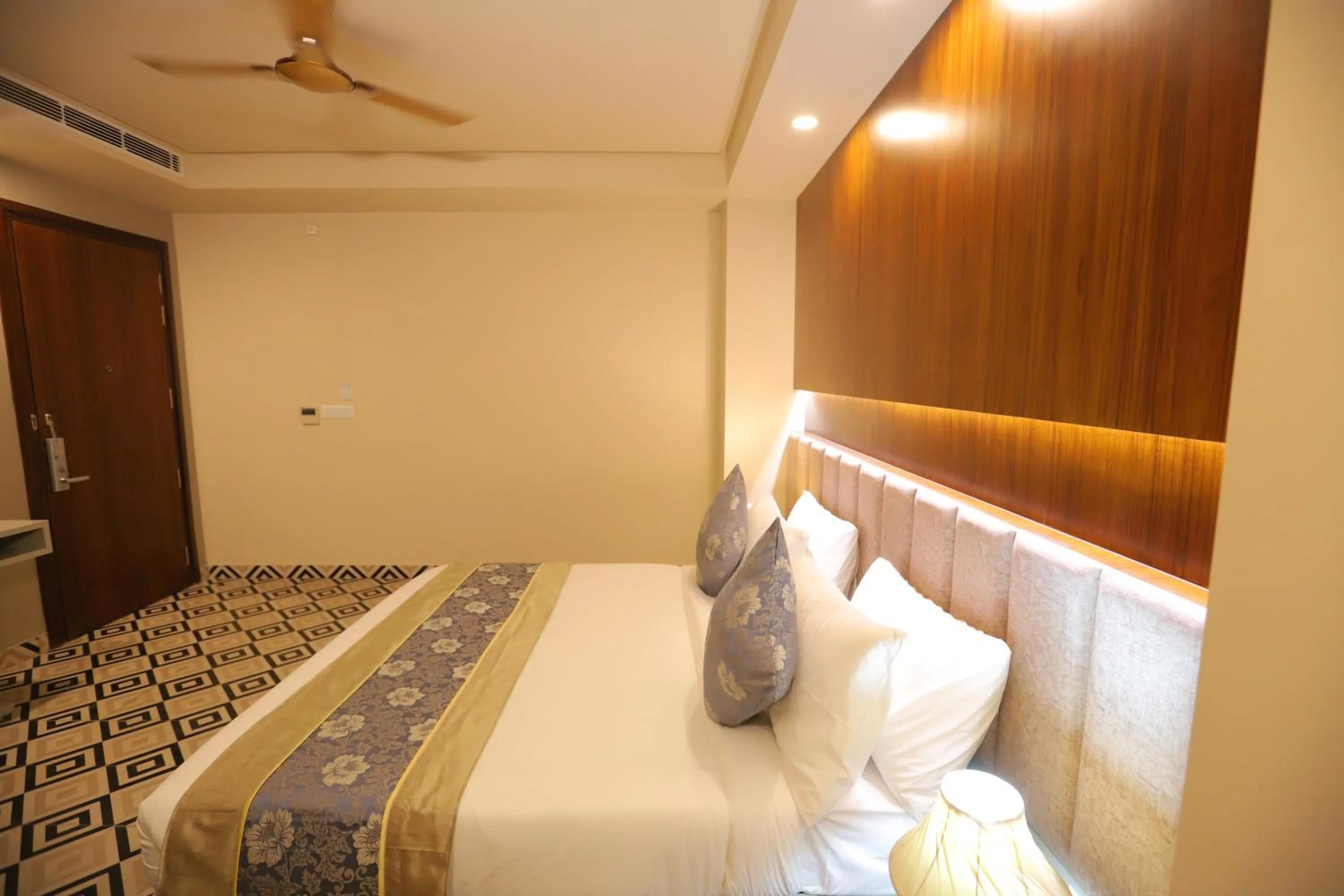 Bed in IP Royal Hotel - New Delhi