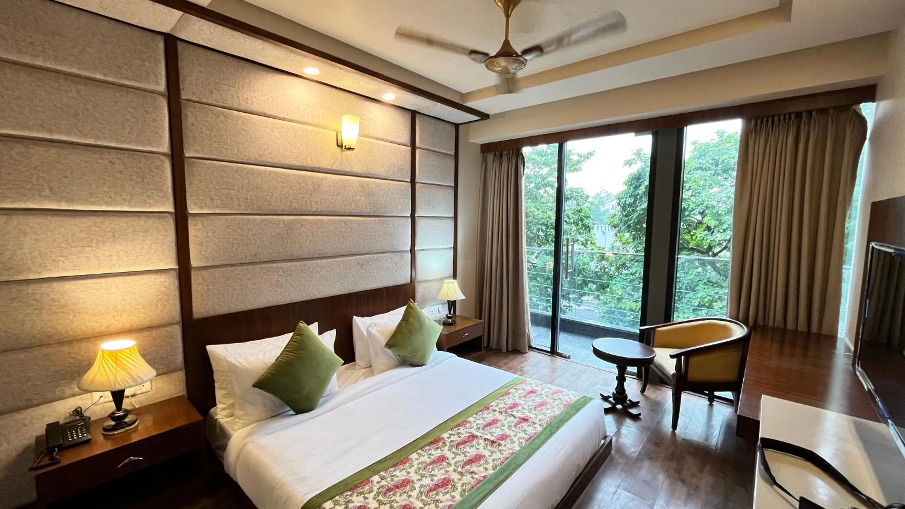 Bed in IP Royal Hotel - New Delhi