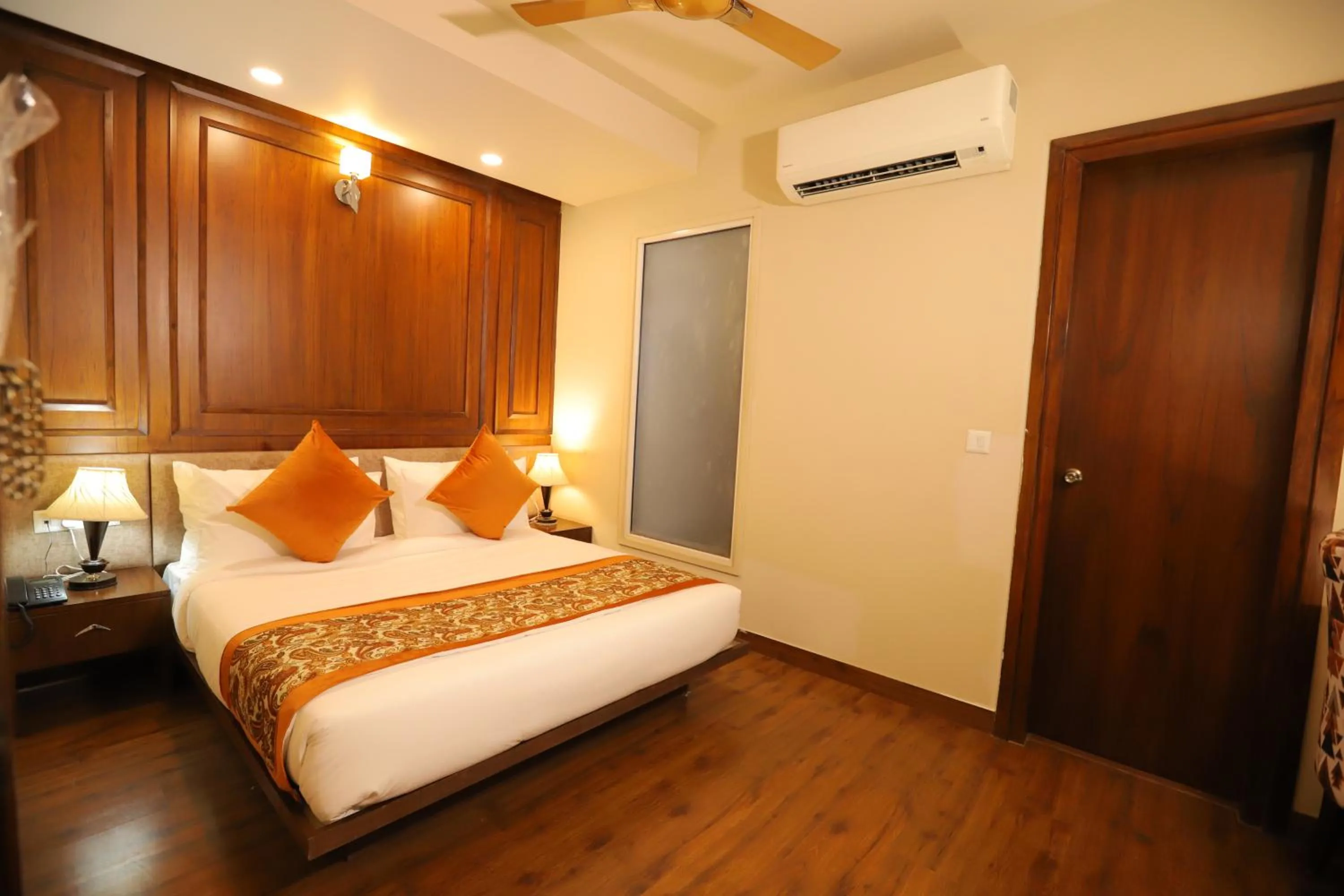 Bed in IP Royal Hotel - New Delhi