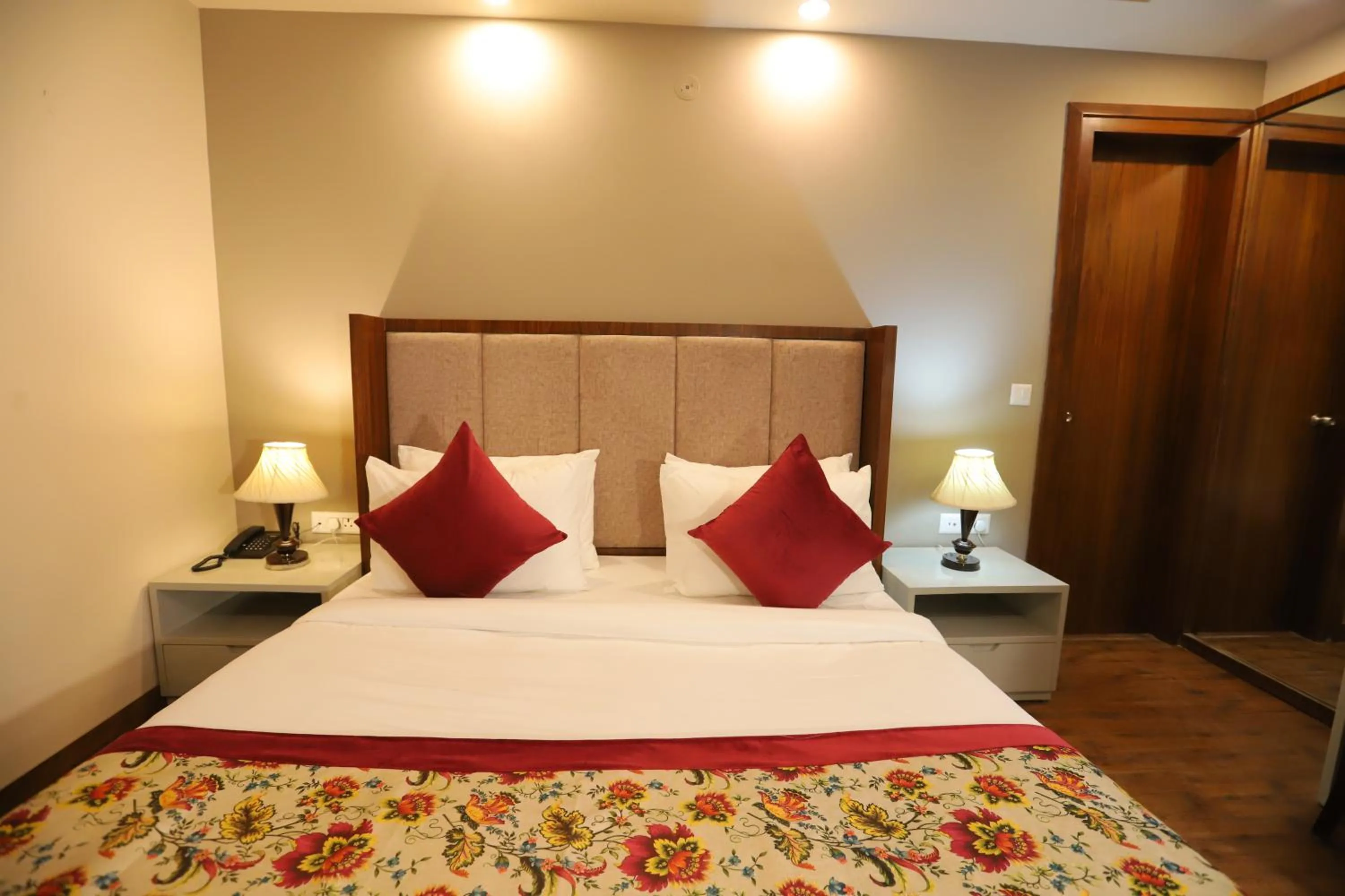 Bed in IP Royal Hotel - New Delhi