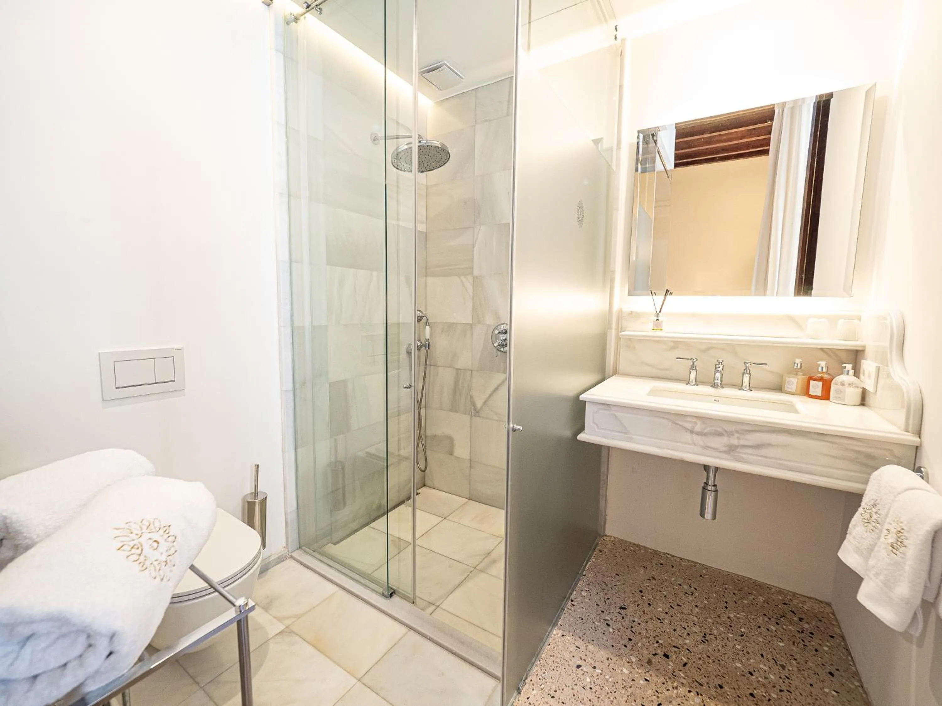 Shower in Ca'n Puig de Sòller