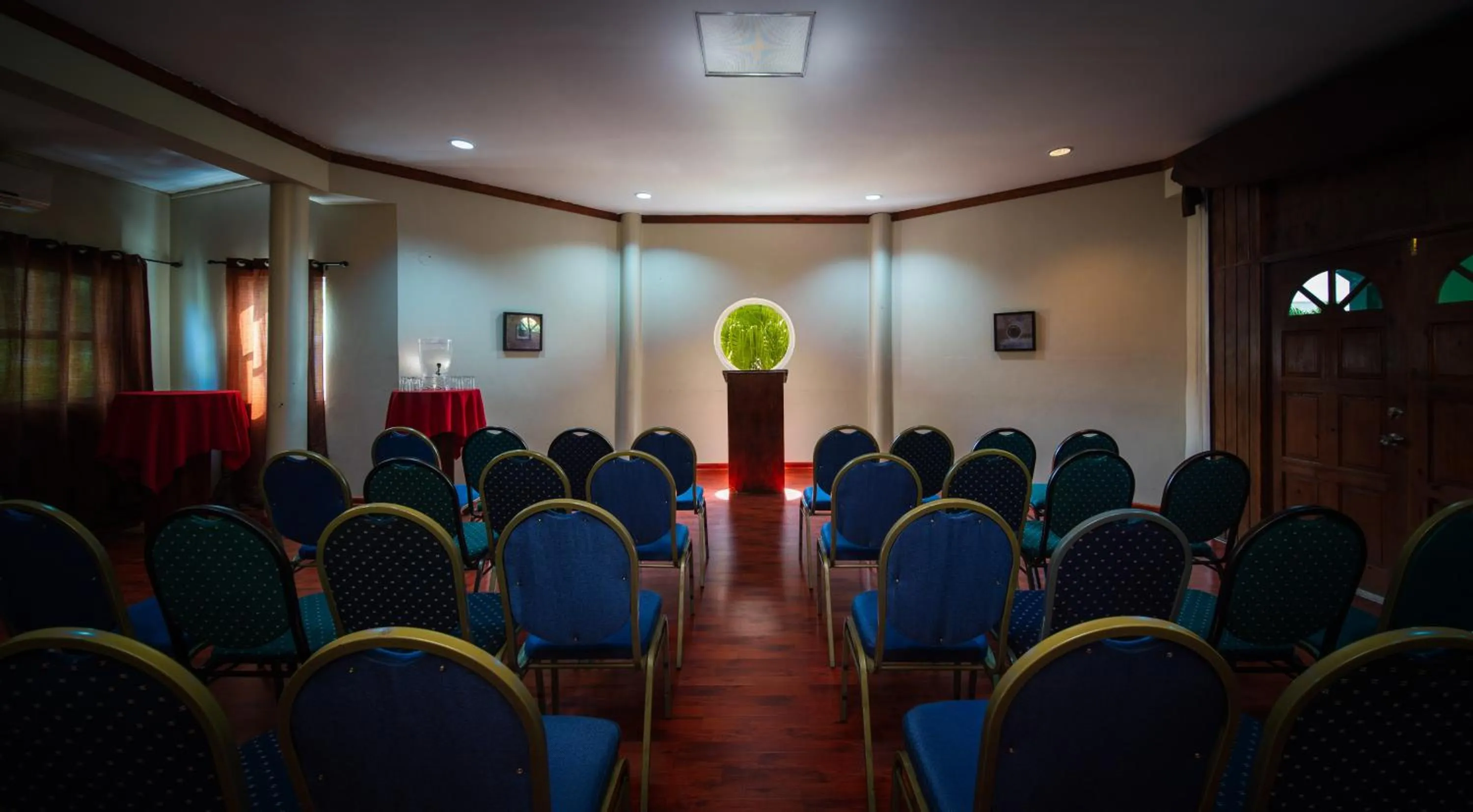 Area and facilities in Toby's Resort