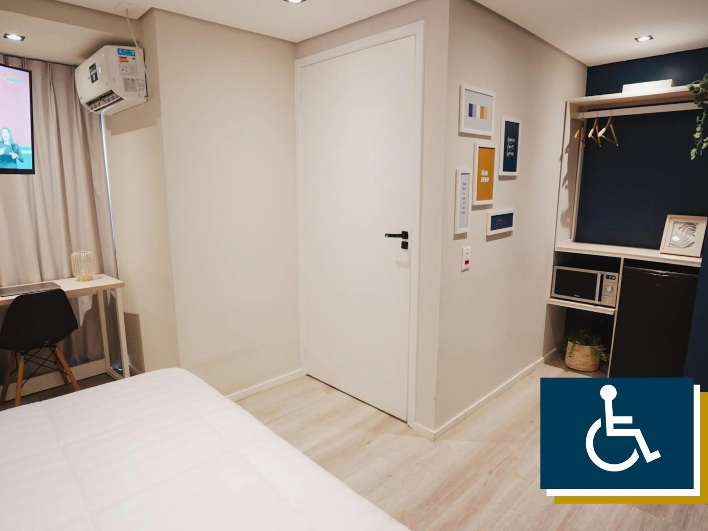 Bedroom, Bed in Apê Paulista Bela Cintra