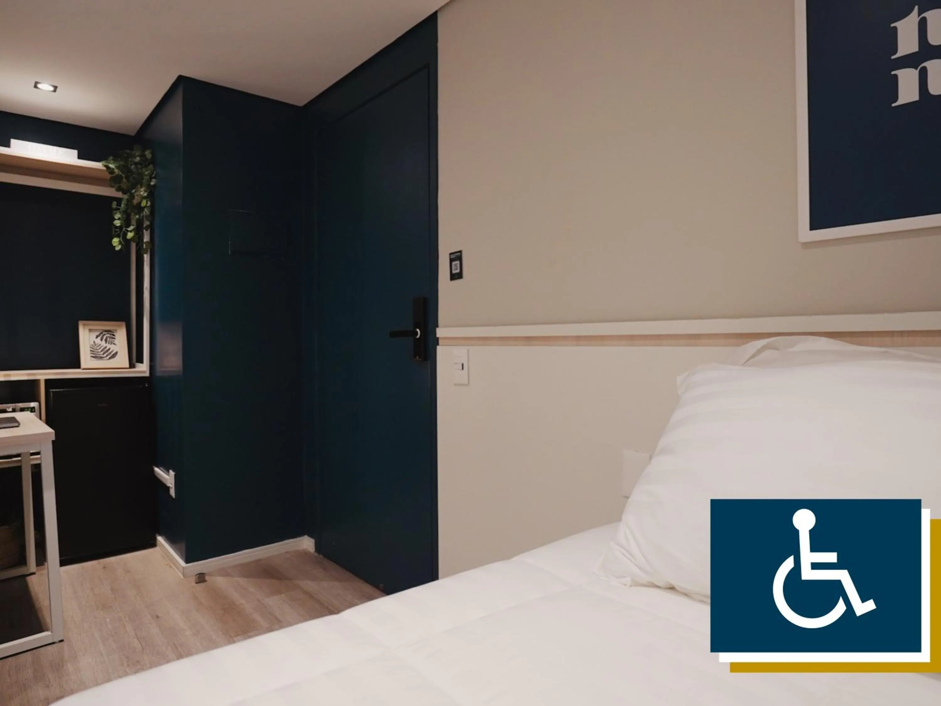 Bedroom, Bed in Apê Paulista Bela Cintra