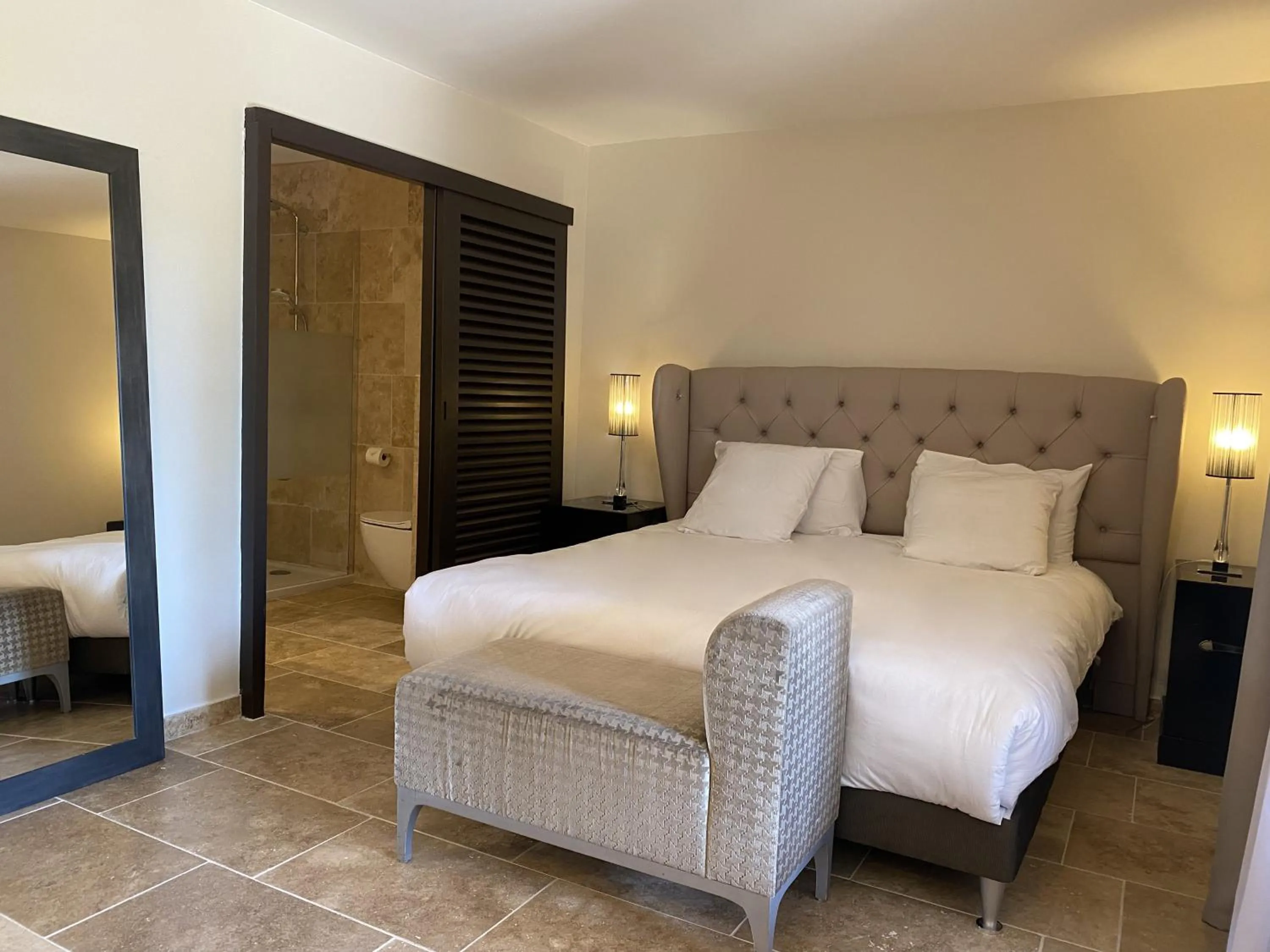 Photo of the whole room, Bed in Domaine de la Reynaude