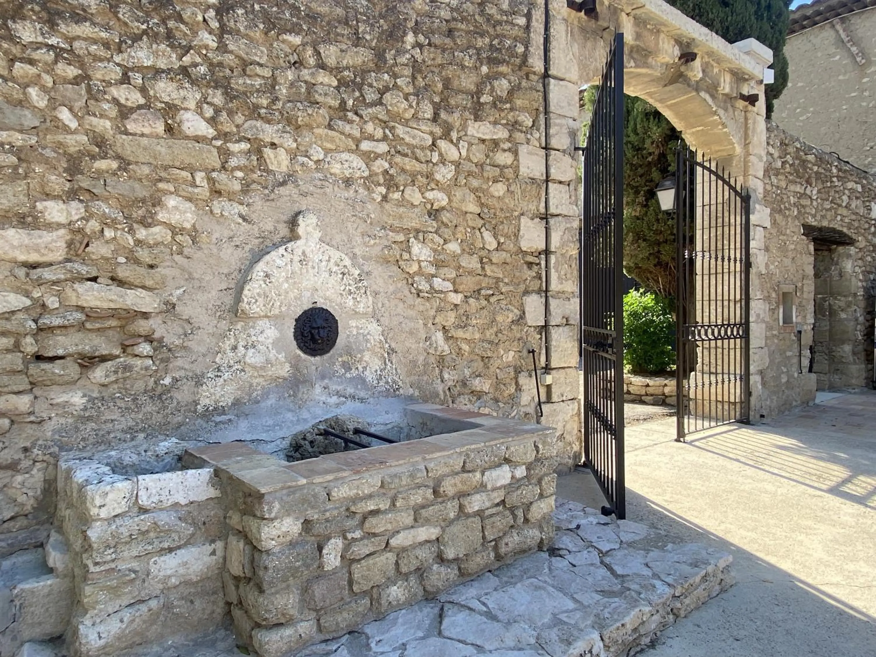 Property building in Domaine de la Reynaude