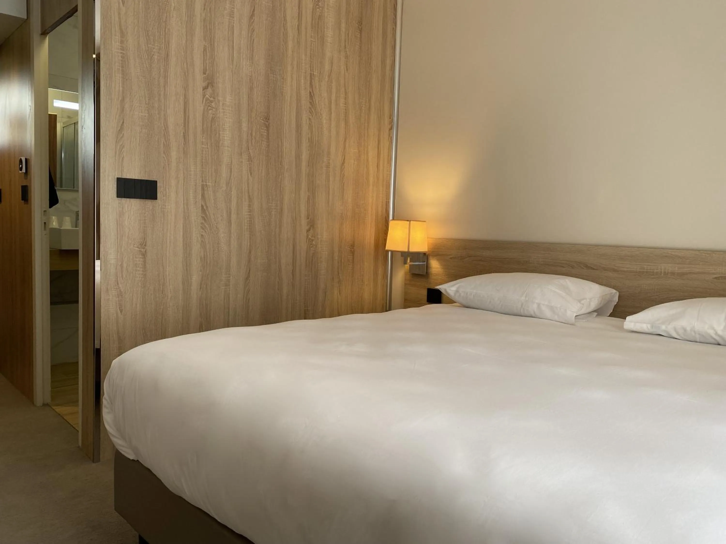 Photo of the whole room, Bed in Domaine de la Reynaude