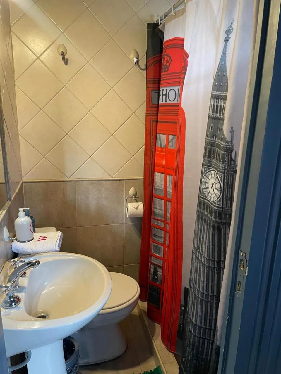 Bathroom in Hotel Windsor Mendoza
