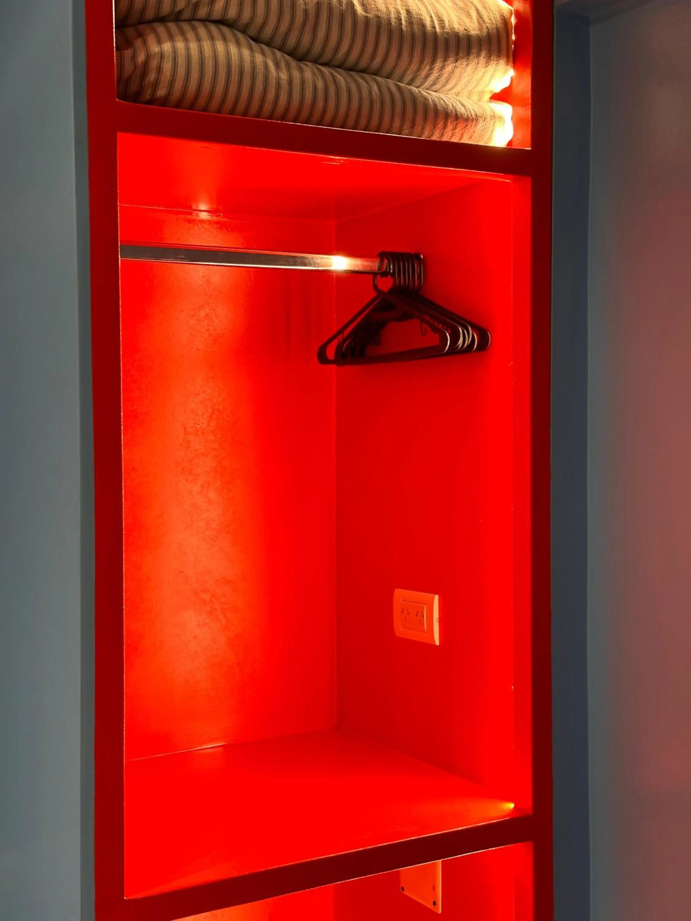 wardrobe in Hotel Windsor Mendoza