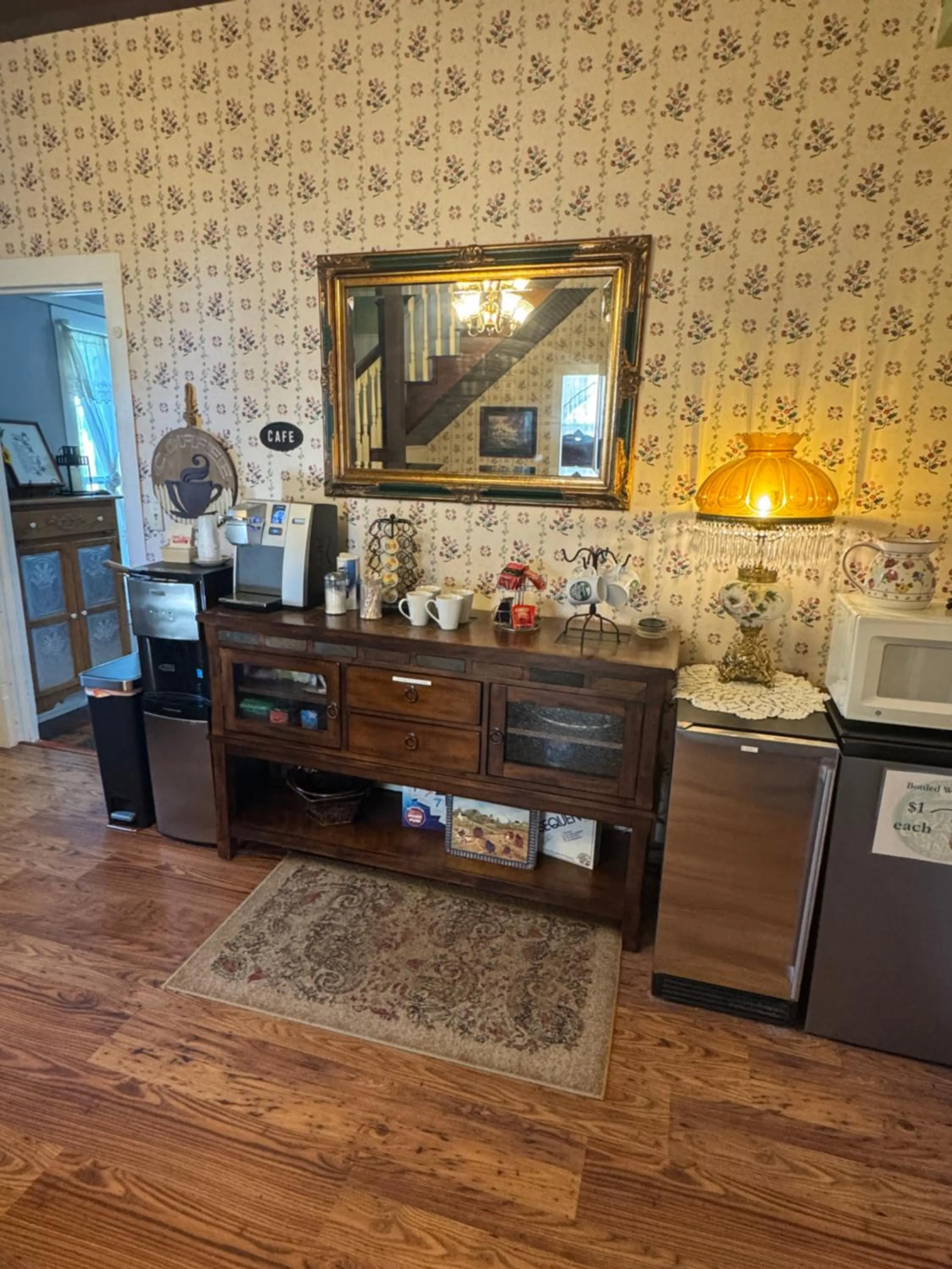 Coffee/tea facilities in Ozark Country Inn
