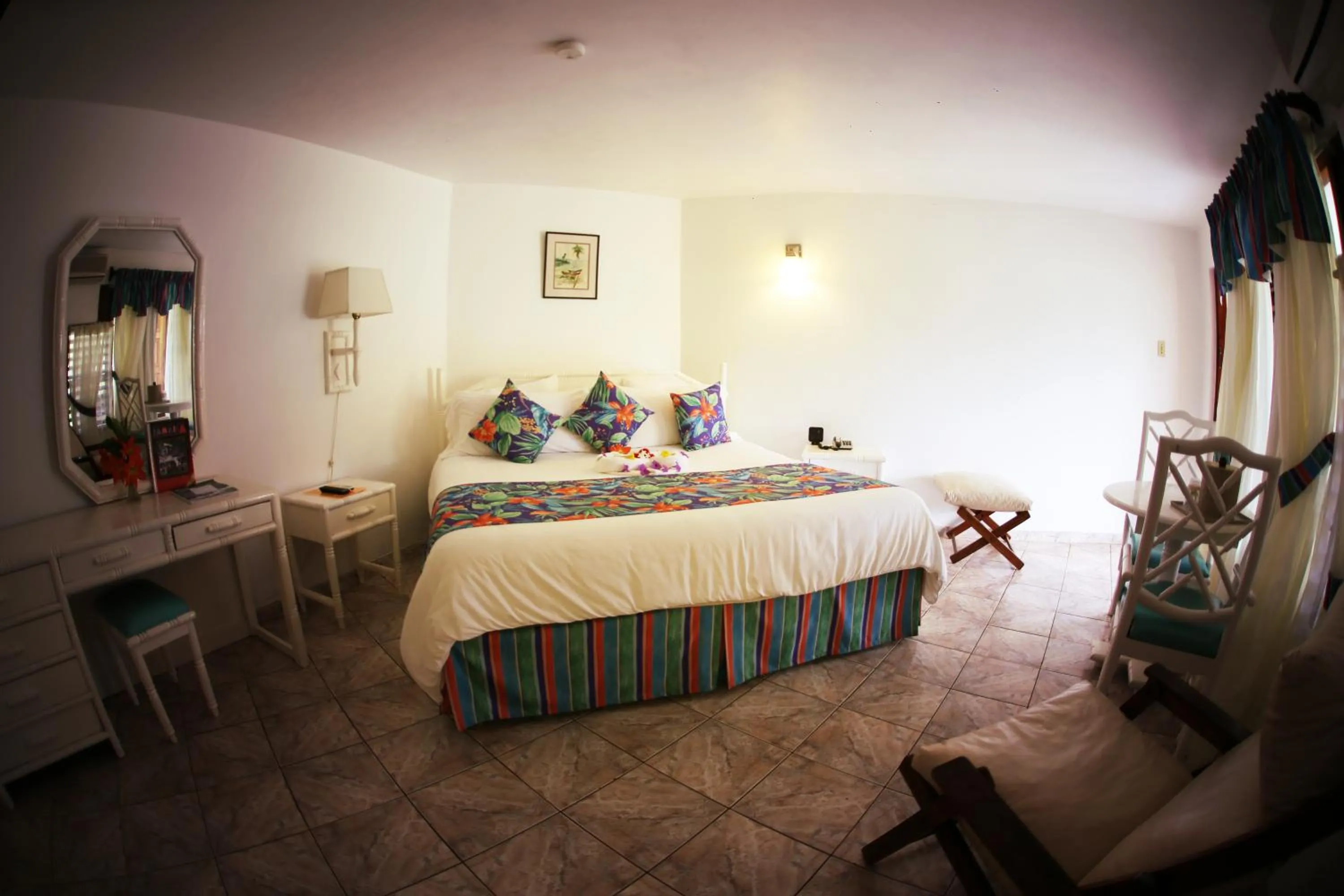 Photo of the whole room, Bed in Negril Treehouse Resort
