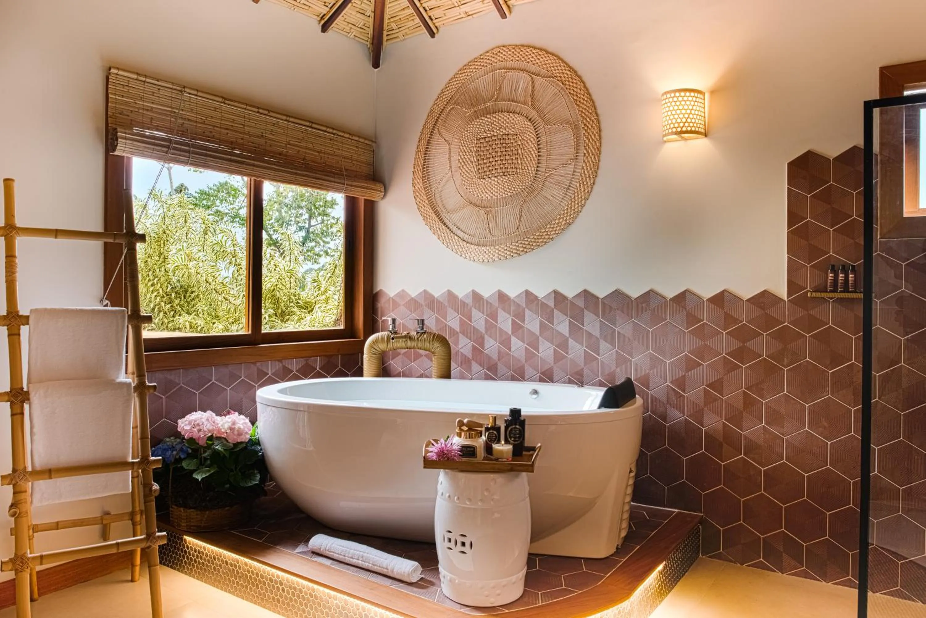 Bath in Embaúba Boutique Hotel