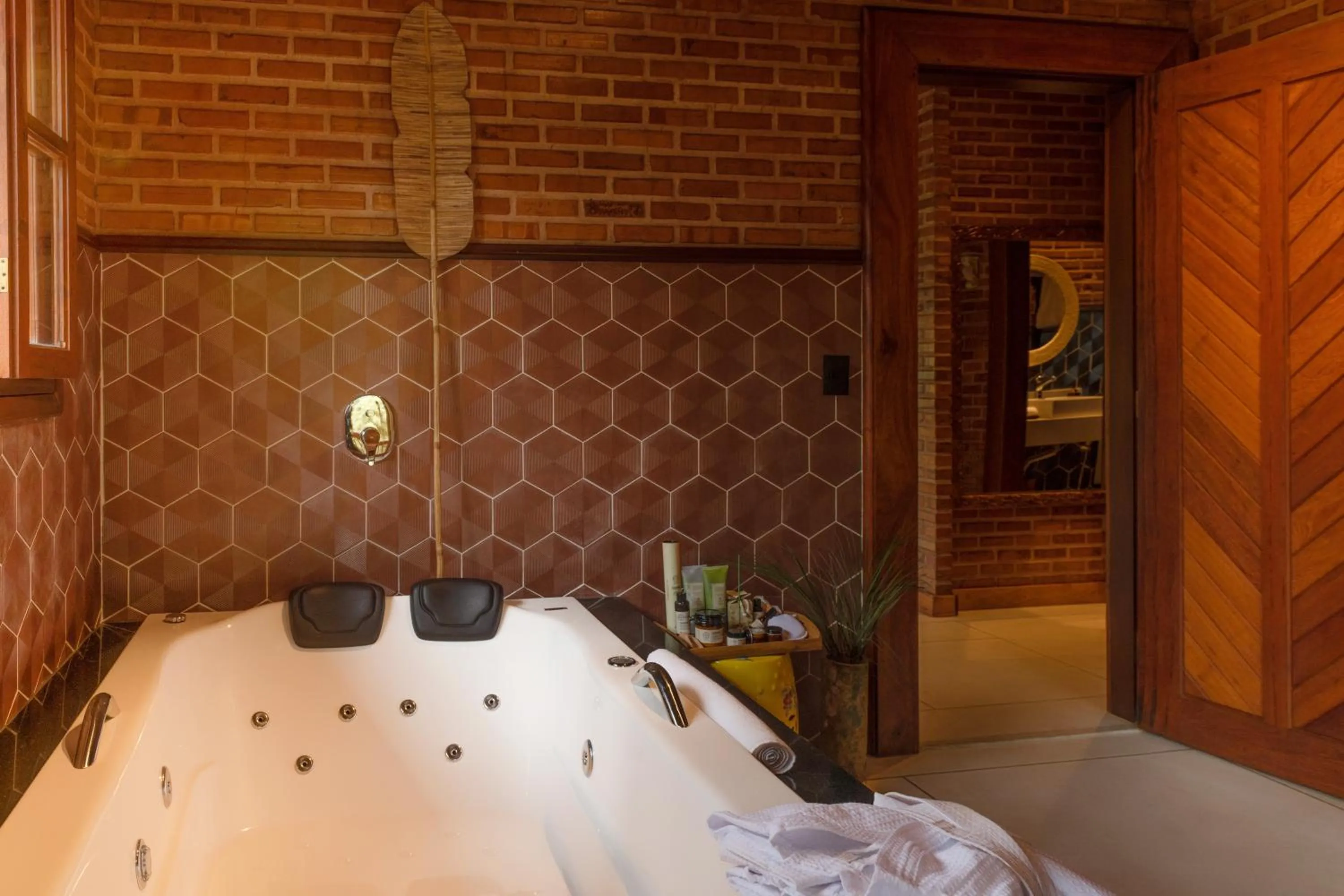 Hot Tub, Bed in Embaúba Boutique Hotel