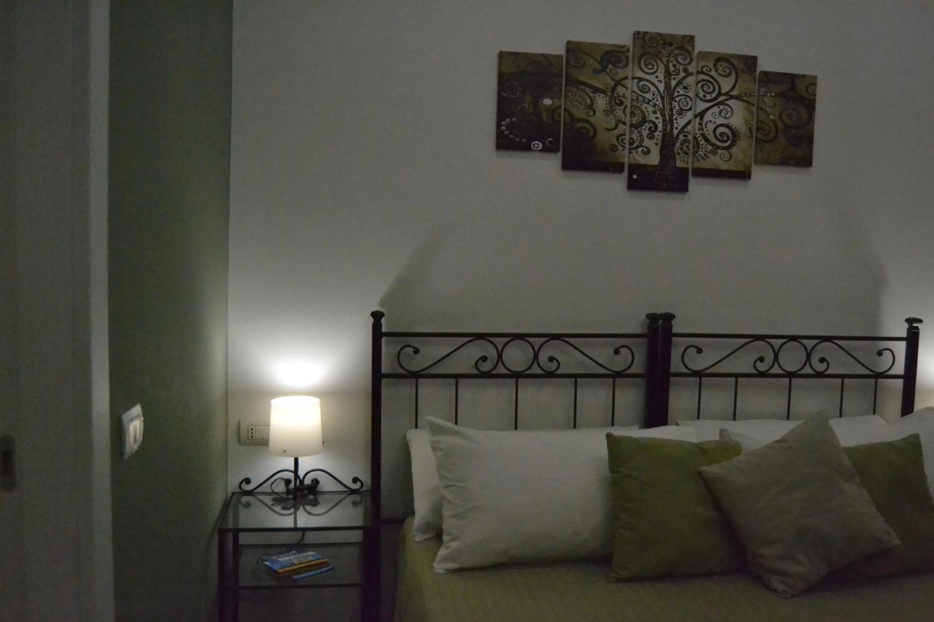 Photo of the whole room, Bed in Karina's Rooms