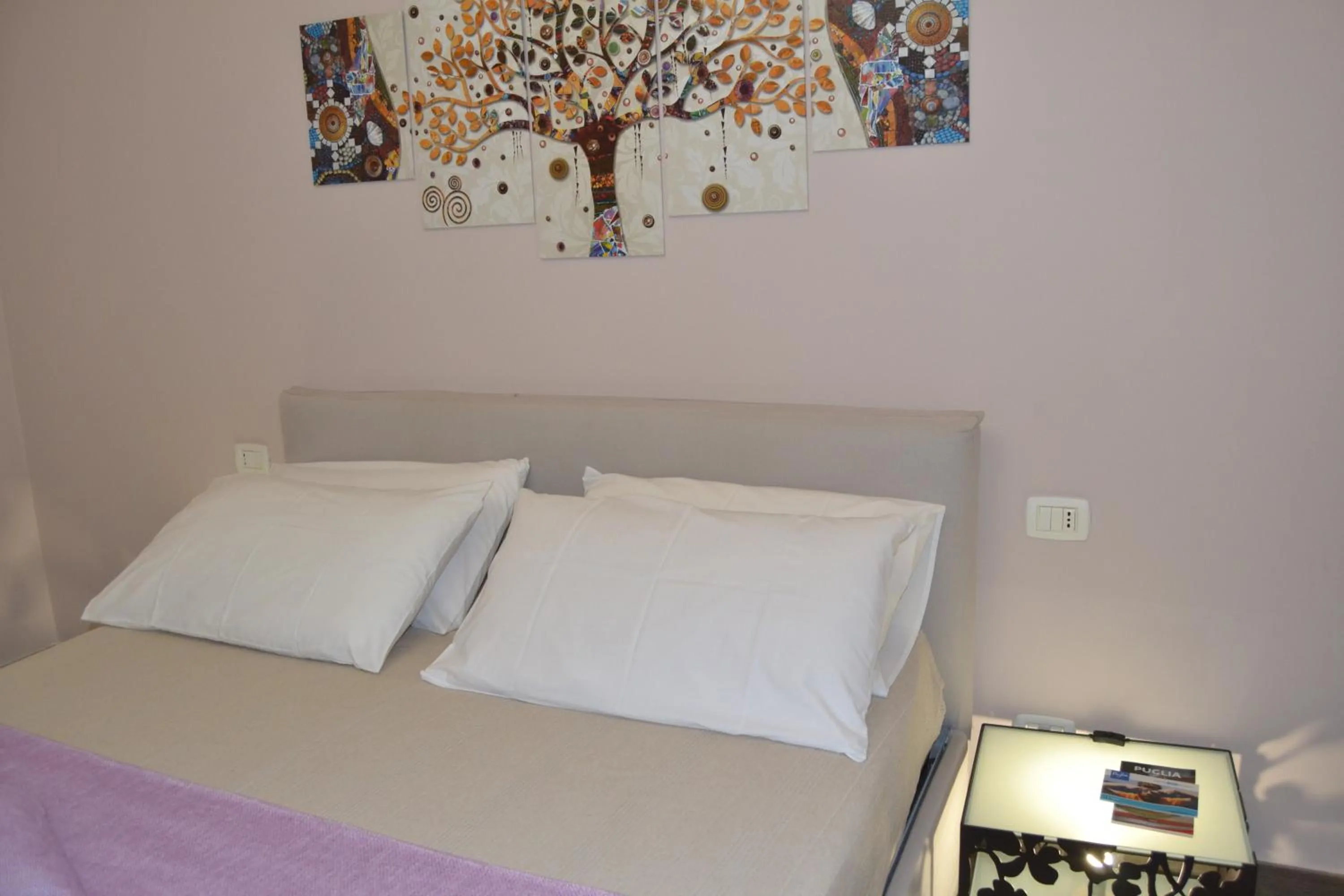 Photo of the whole room, Bed in Karina's Rooms