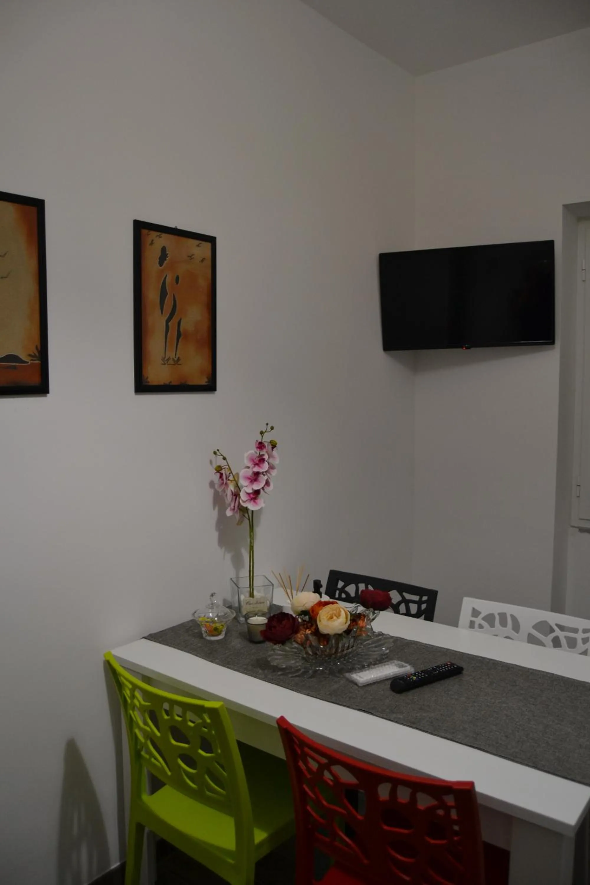 TV and multimedia in Karina's Rooms