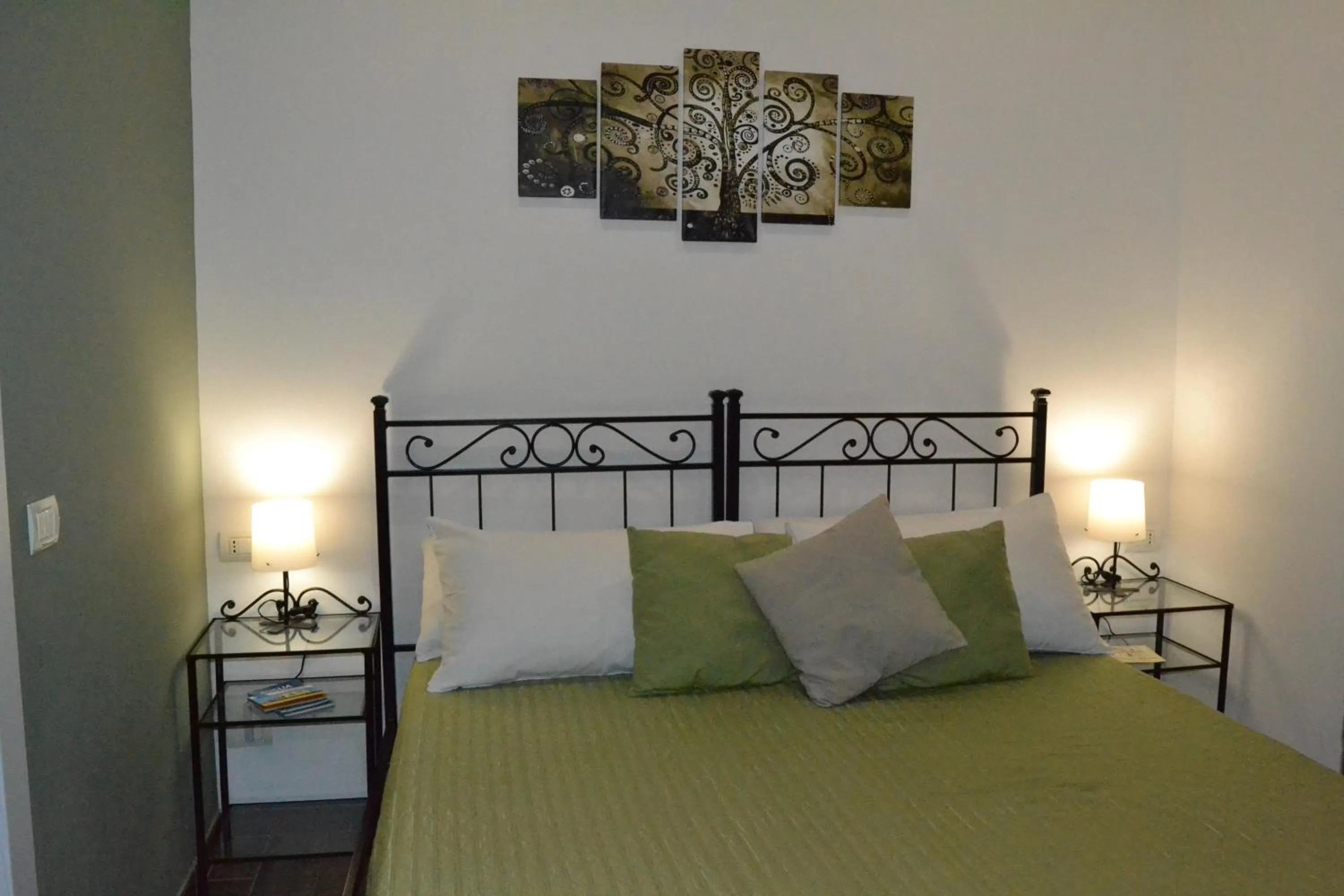 Photo of the whole room, Bed in Karina's Rooms