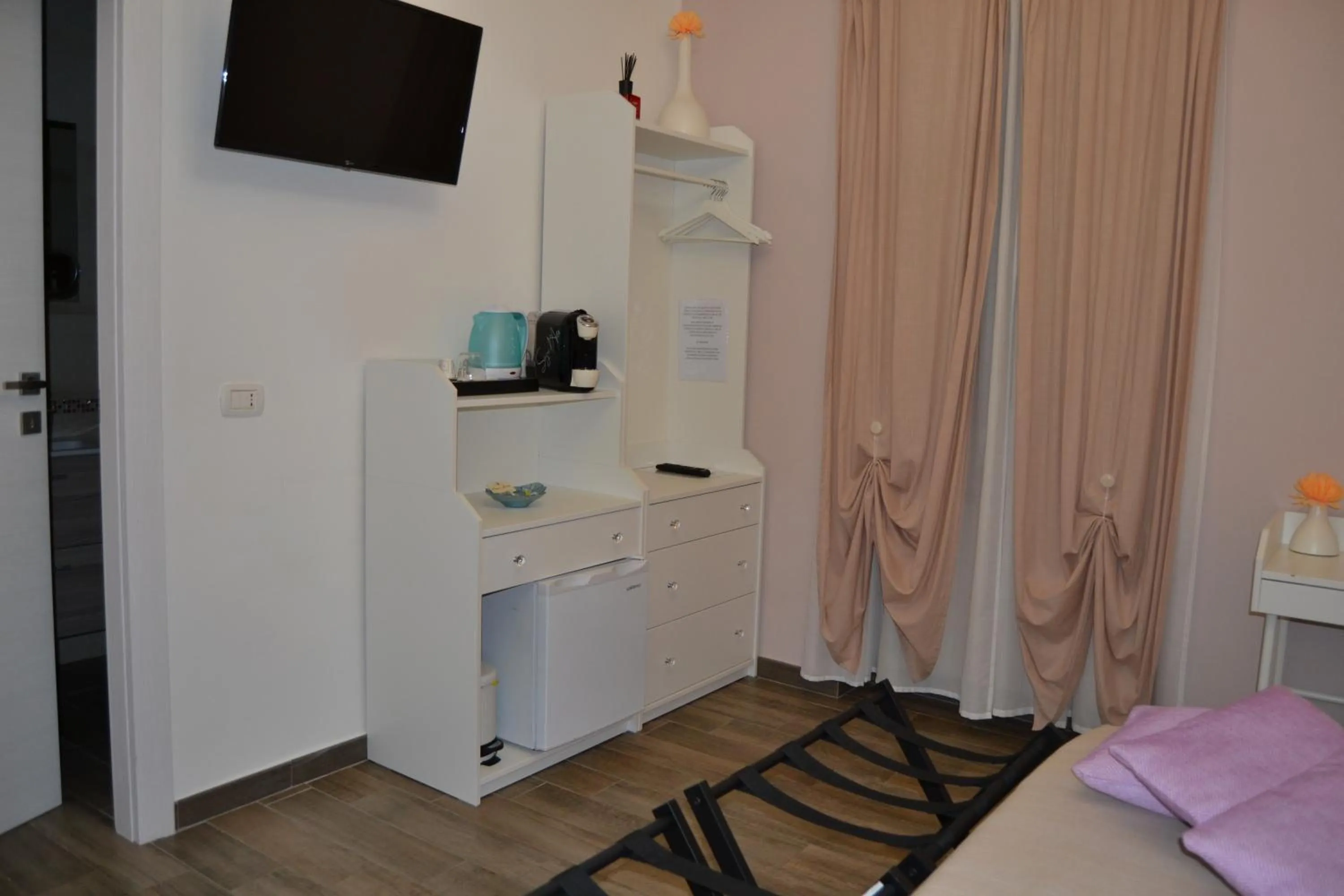 Photo of the whole room in Karina's Rooms