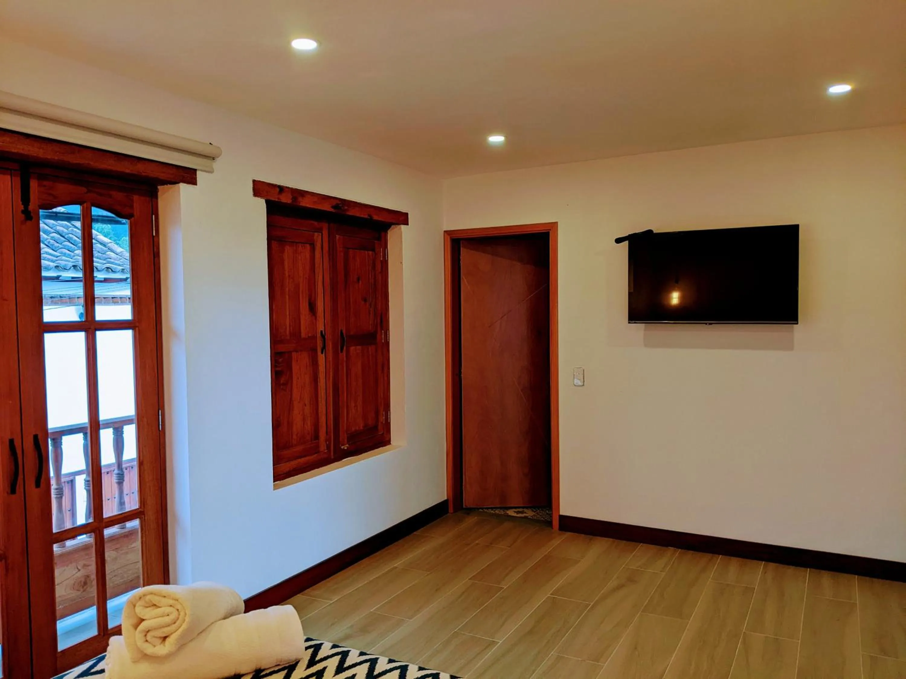 TV and multimedia, TV/Entertainment Center in OFF HOSTEL