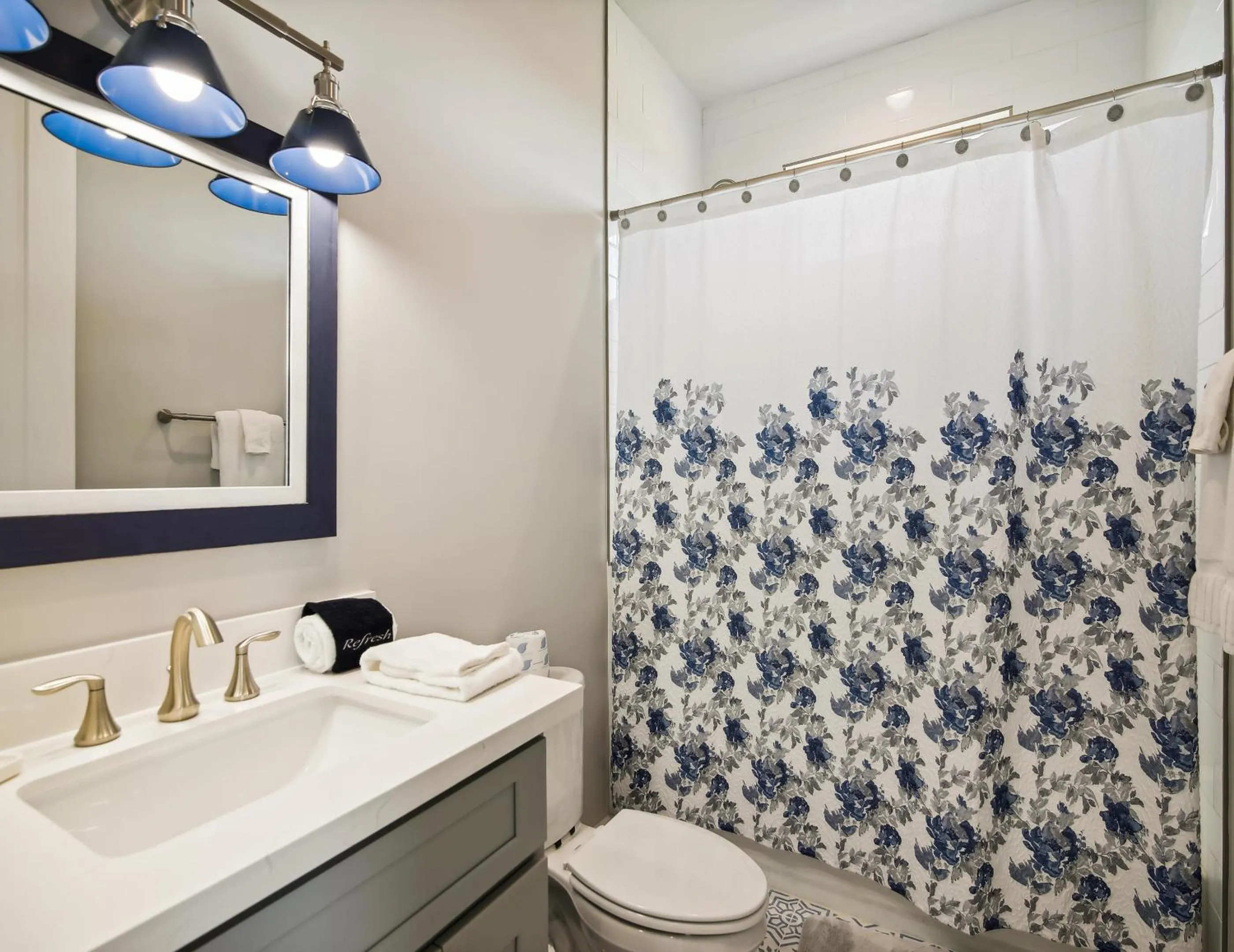 Property building in Pearl of the Sea