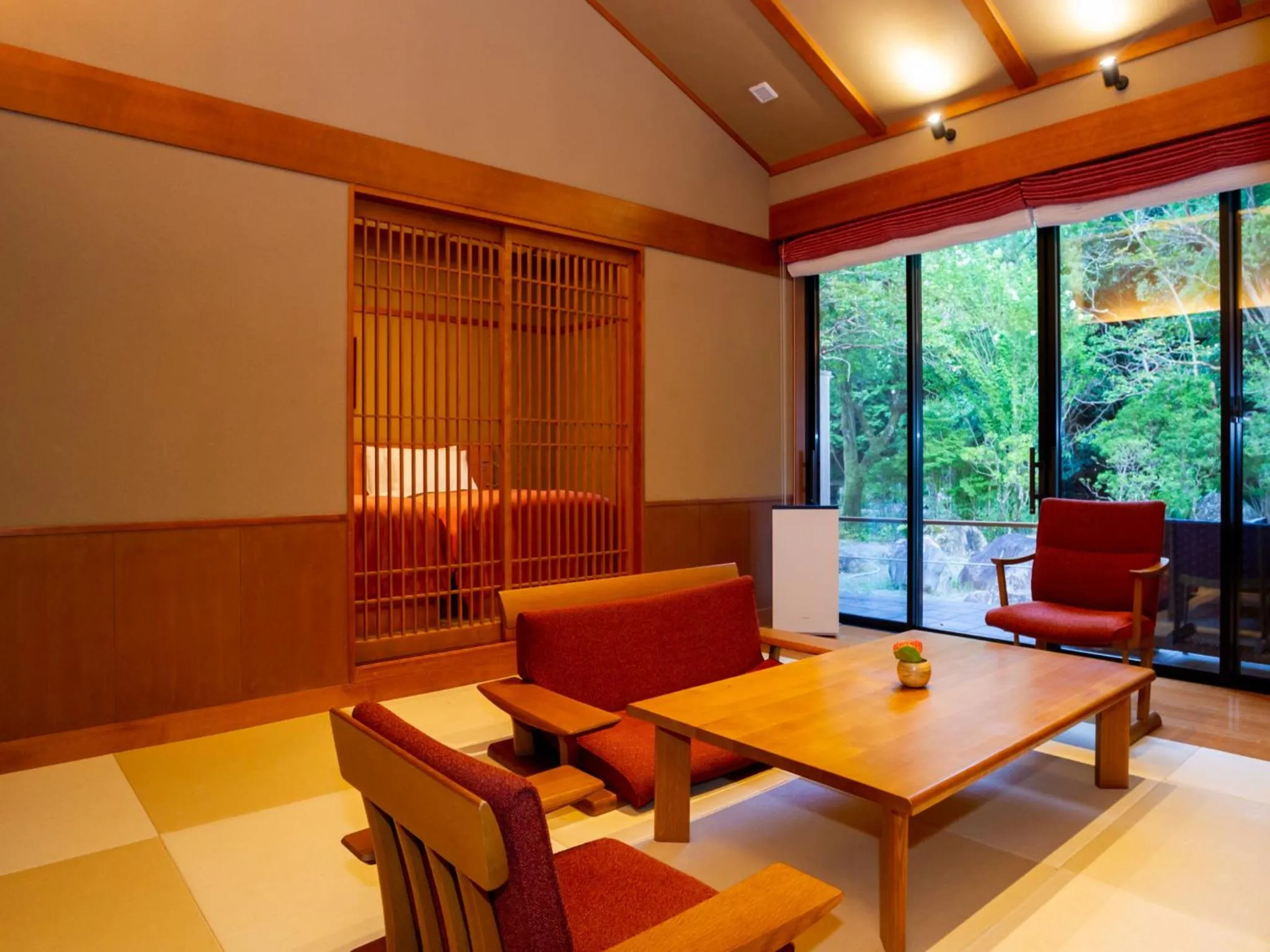 Photo of the whole room in Tsukiyominoza