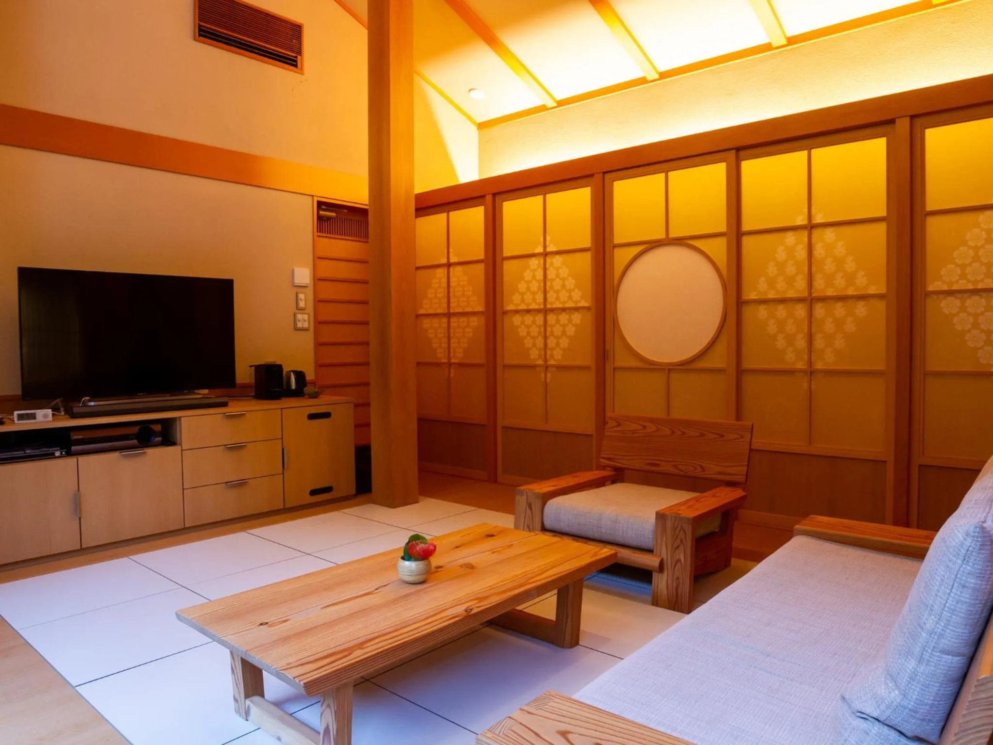 Photo of the whole room in Tsukiyominoza