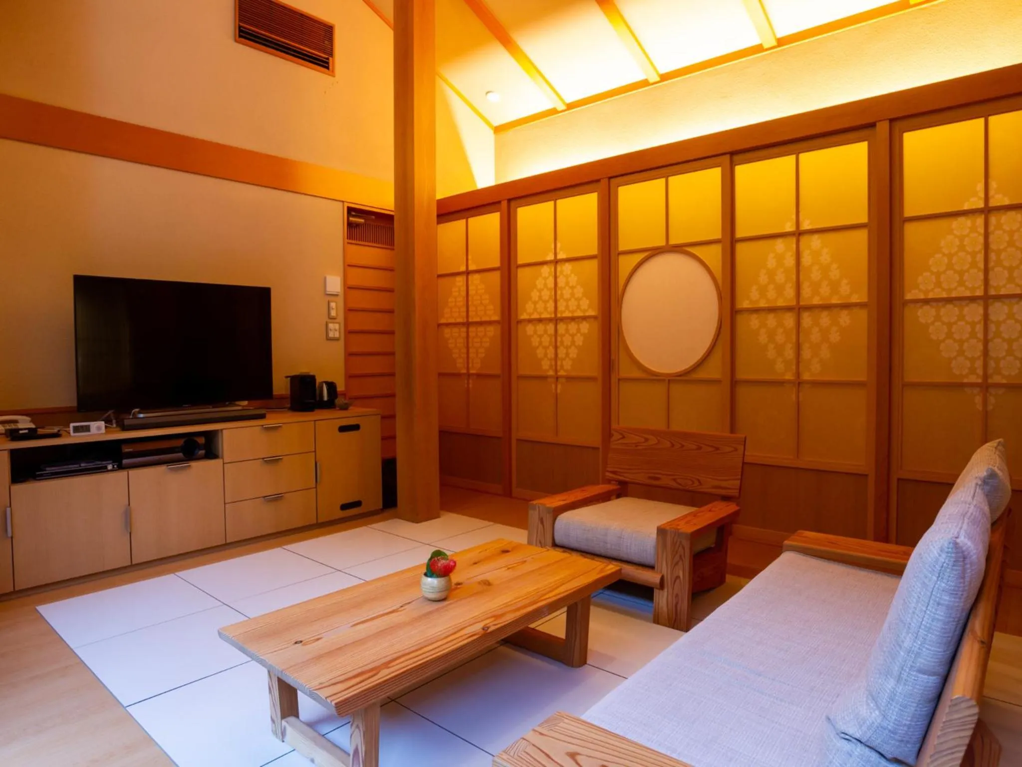 Photo of the whole room in Tsukiyominoza