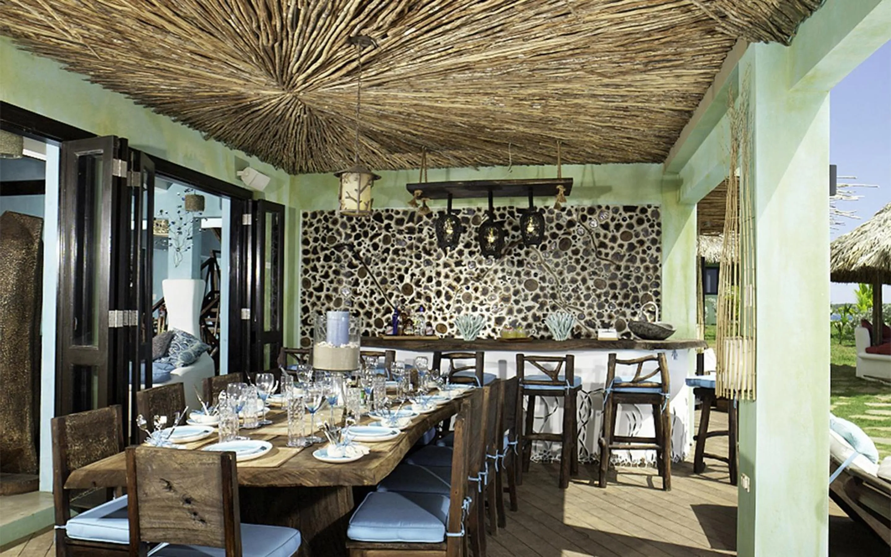 Patio in Jakes Hotel