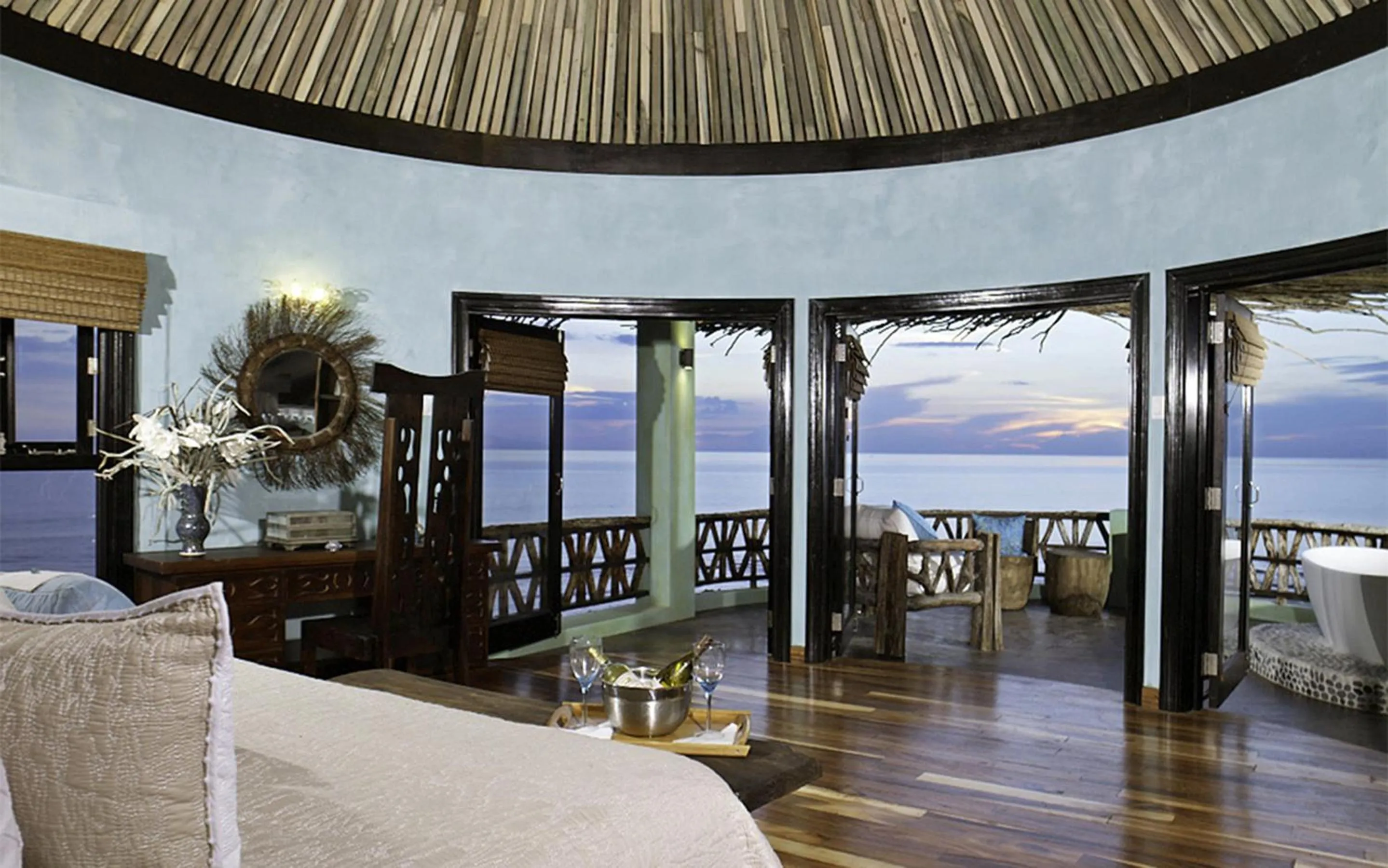 Balcony/Terrace in Jakes Hotel