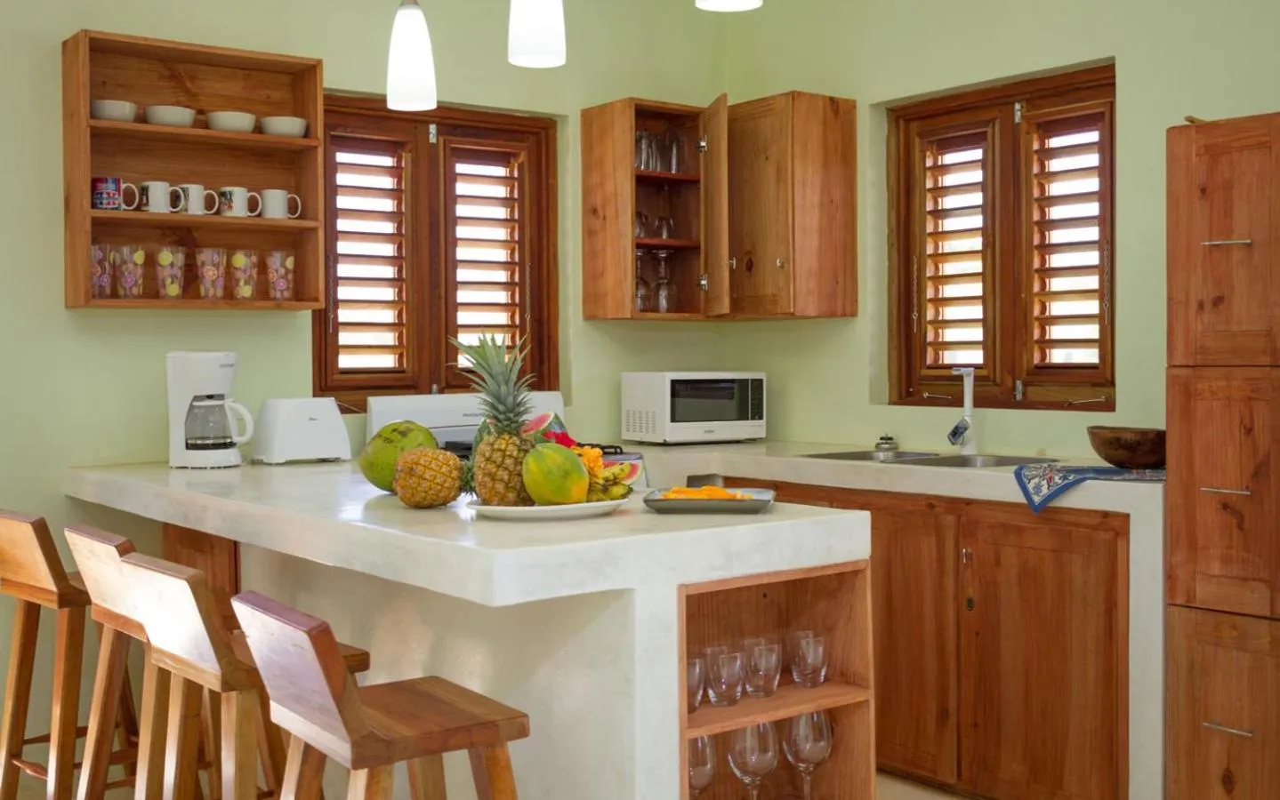 Kitchen or kitchenette in Jakes Hotel