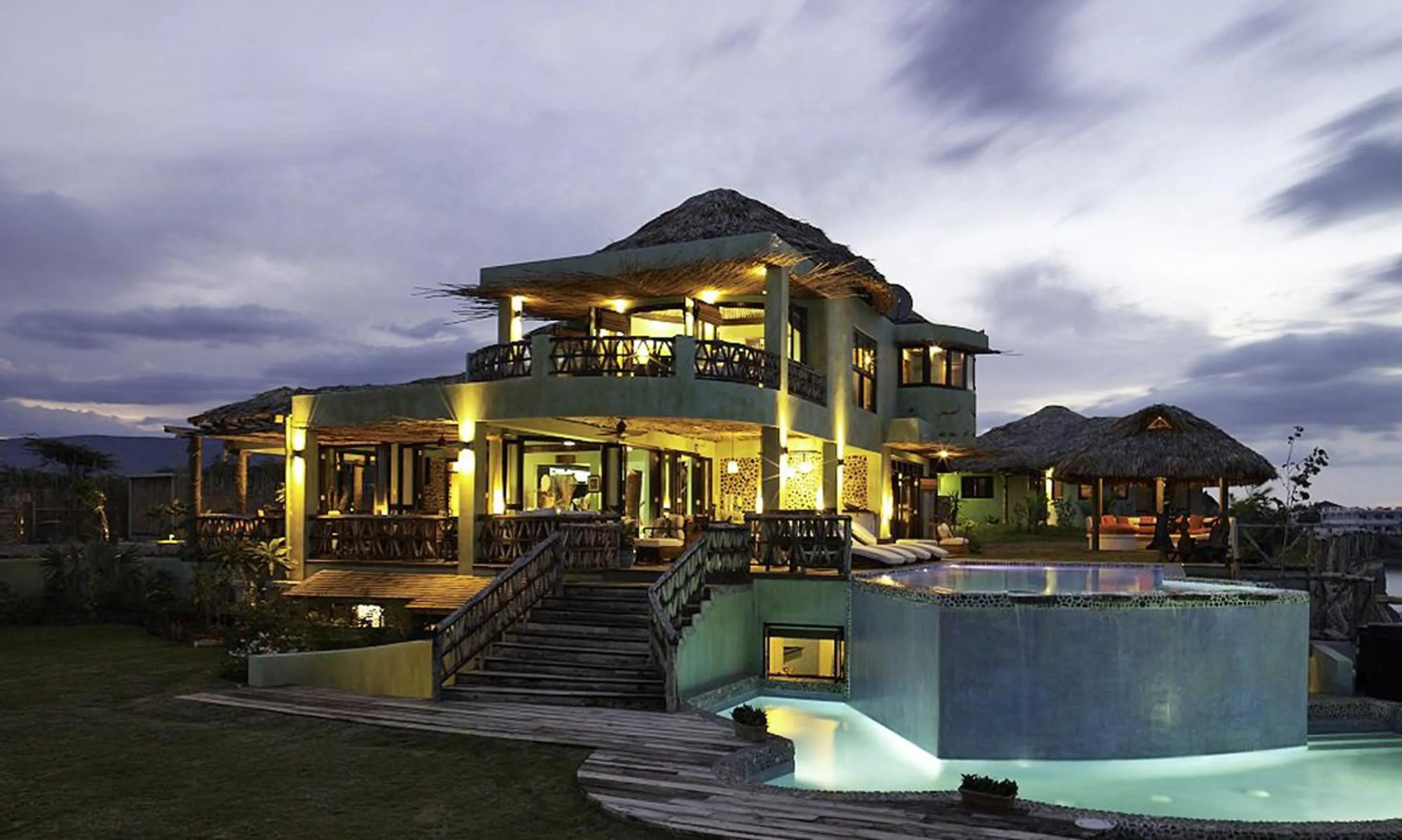 Property building in Jakes Hotel