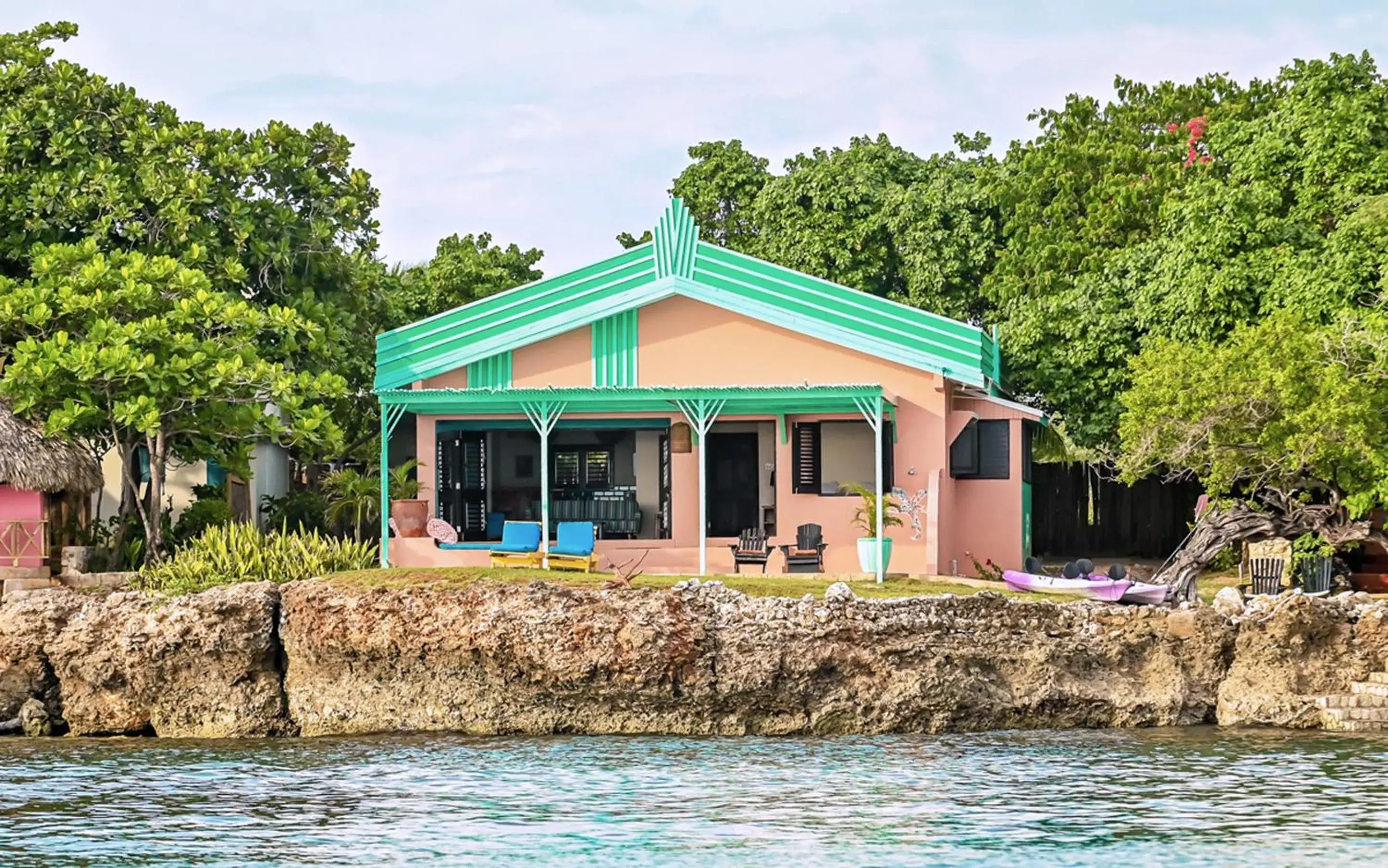 Two-Bedroom Cottage in Jakes Hotel Two-Bedroom Cottage in Jakes Hotel