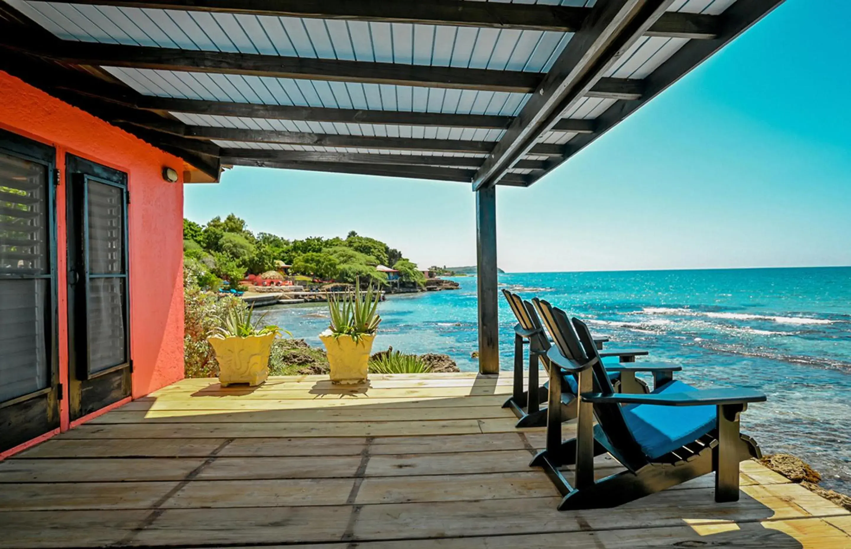 Deluxe Bungalow with Sea View in Jakes Hotel Deluxe Bungalow with Sea View in Jakes Hotel