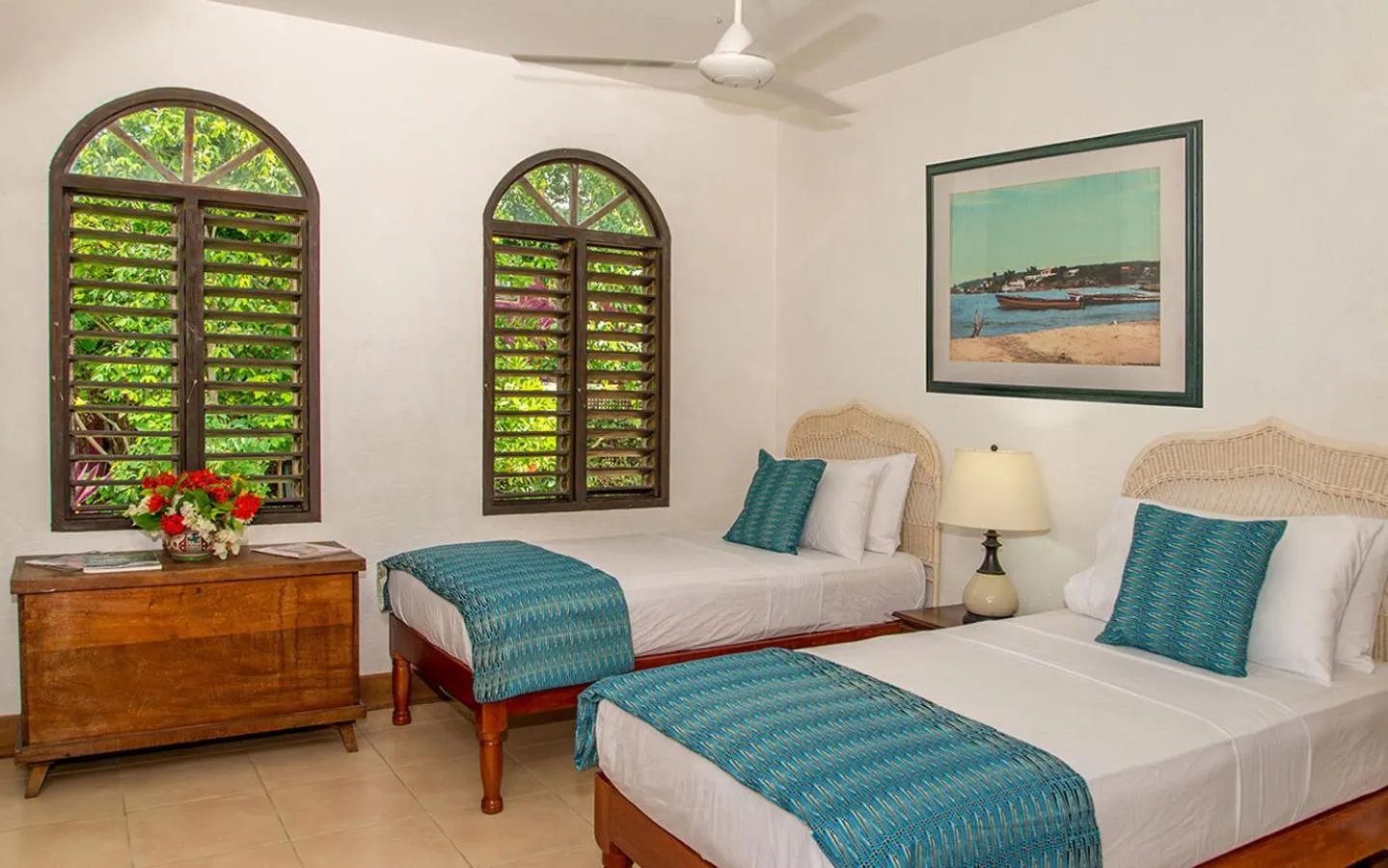 Bedroom in Jakes Hotel