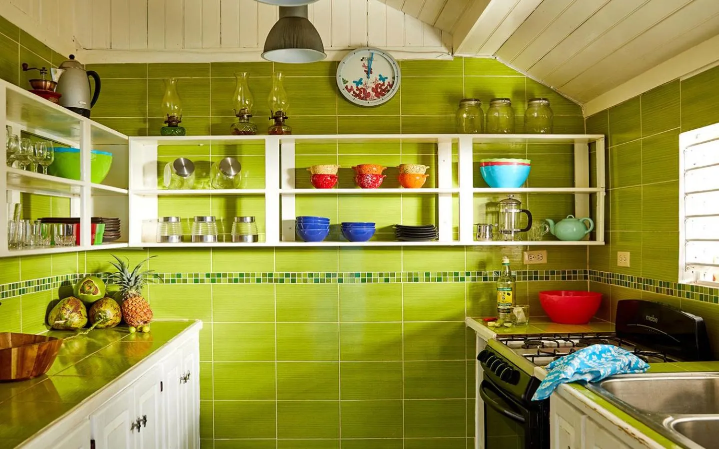 Kitchen or kitchenette in Jakes Hotel