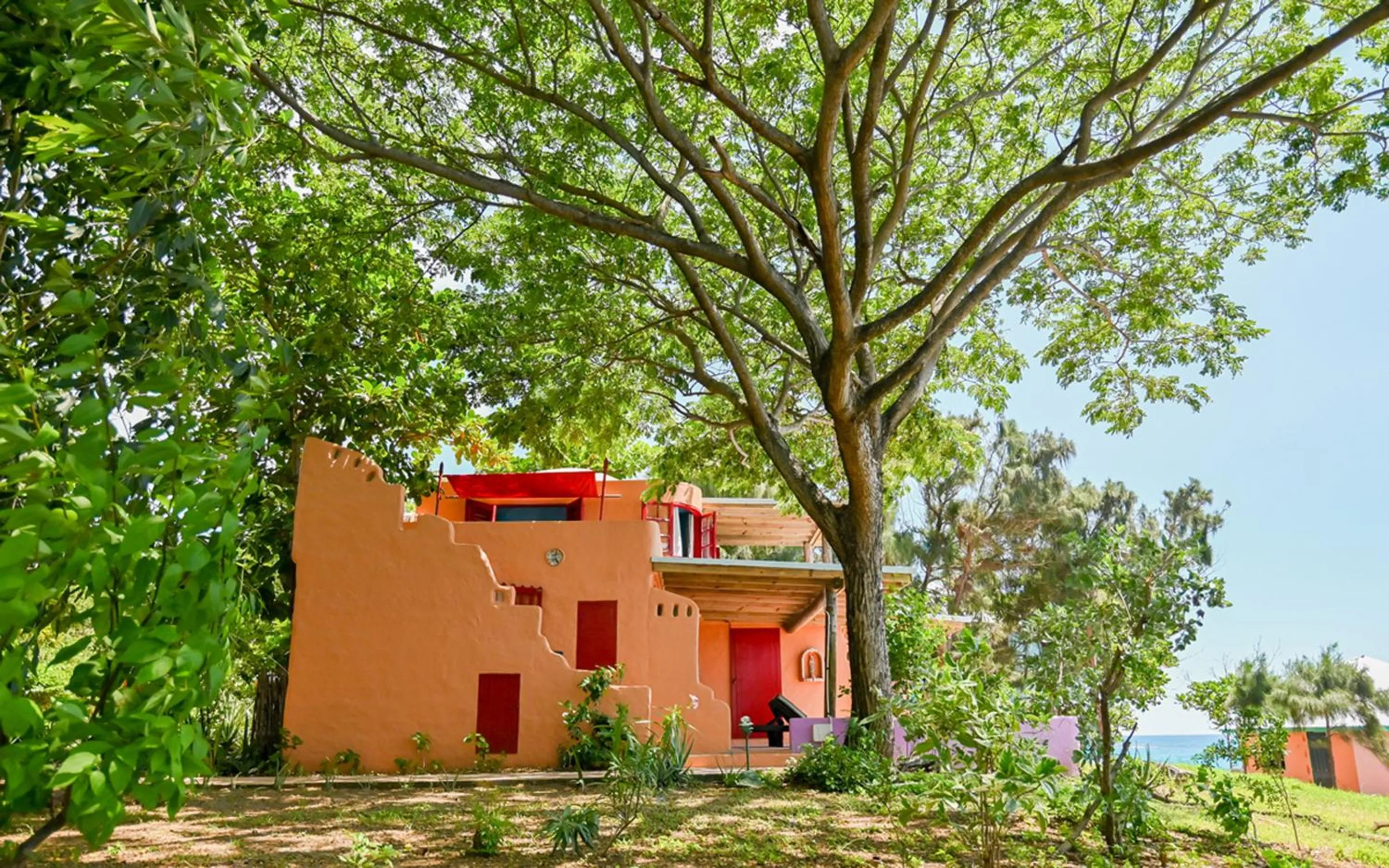 Property building in Jakes Hotel