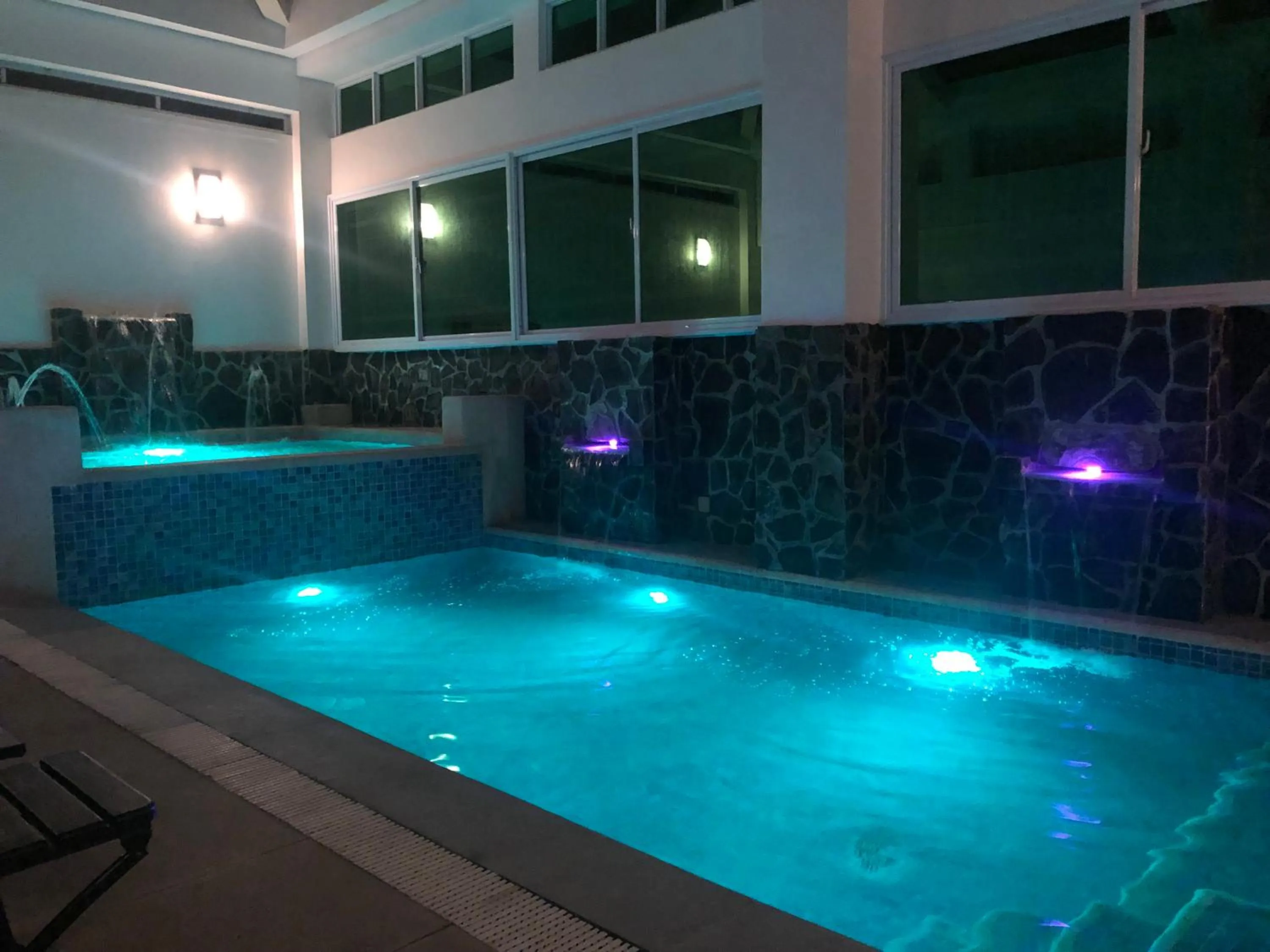 Swimming pool in Sarita Bed and Breakfast