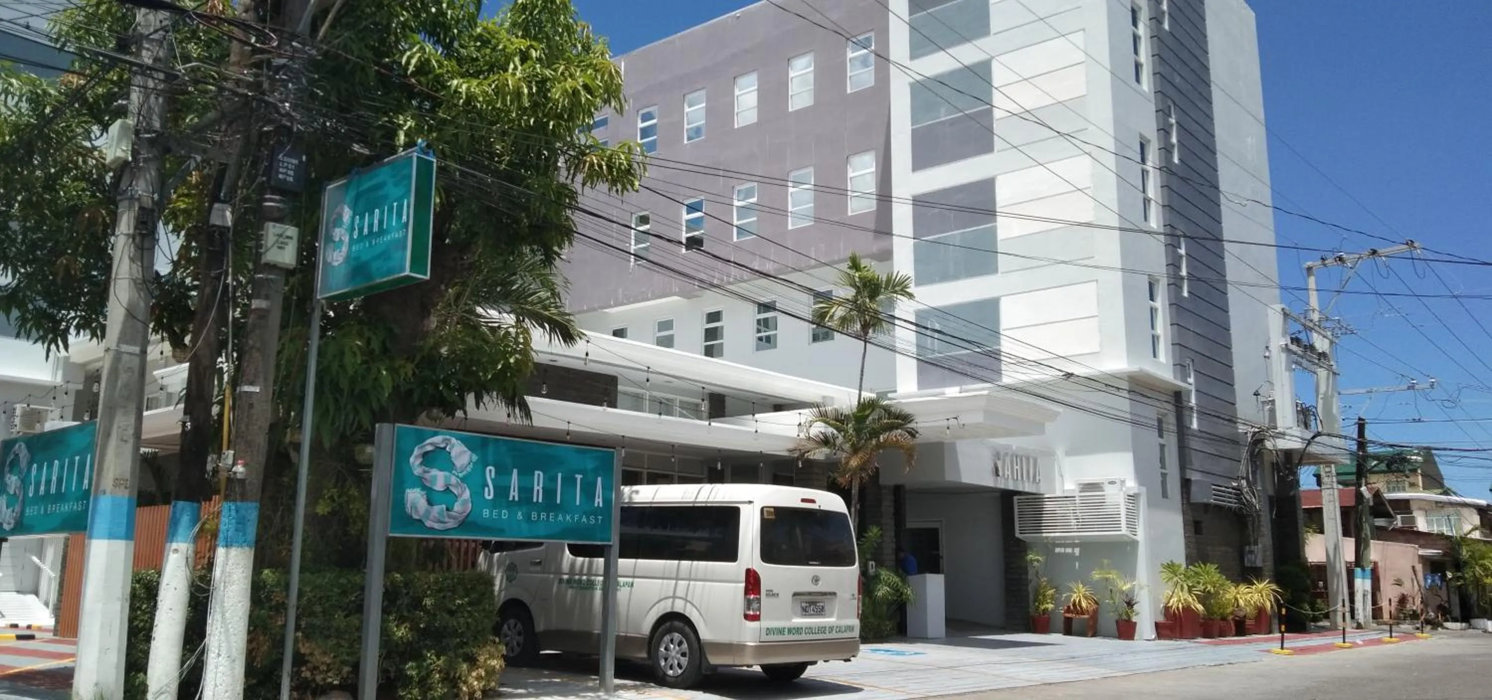 Property building in Sarita Bed and Breakfast