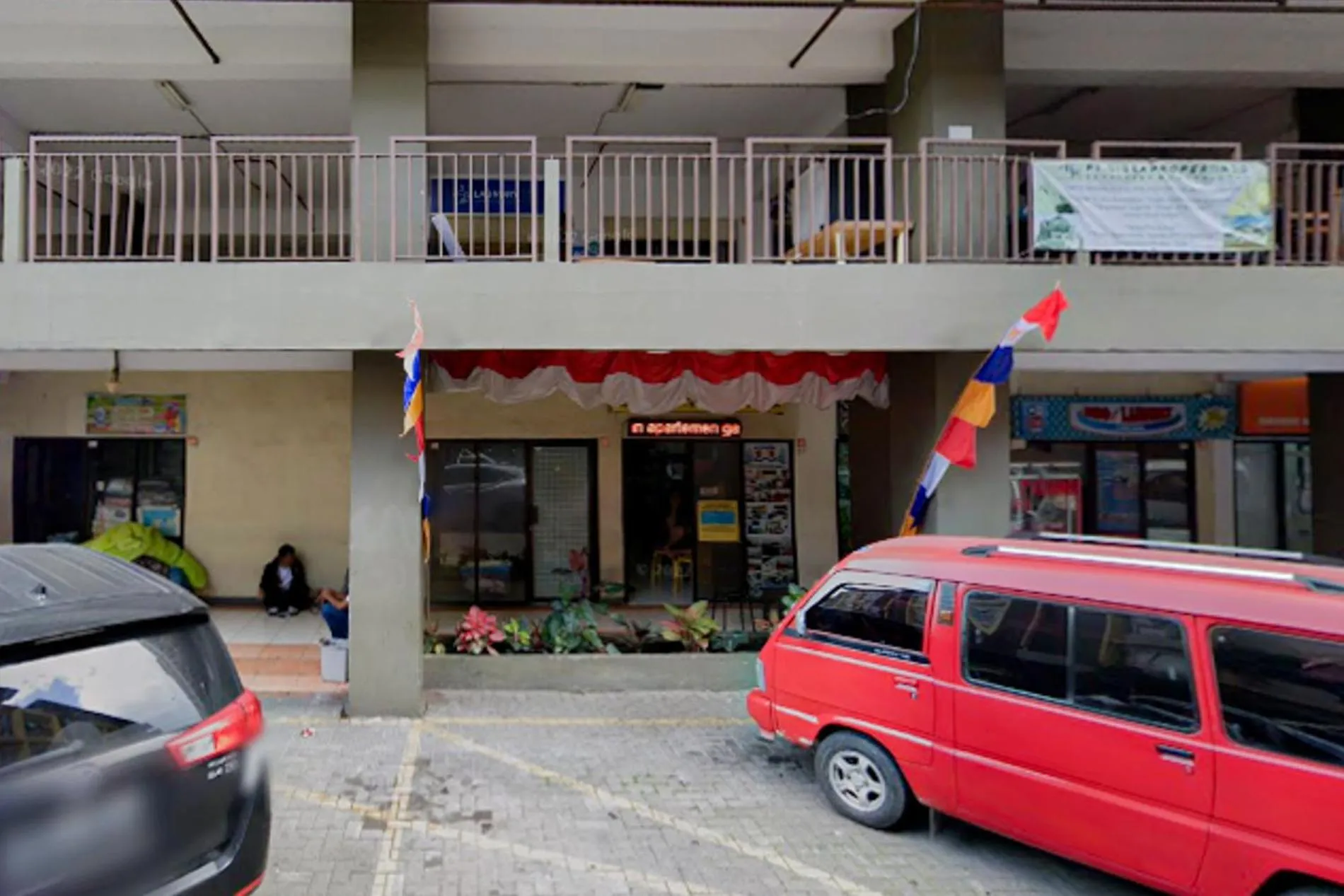 Facade/entrance in RedLiving Apartemen Gateway Cicadas - DB Room