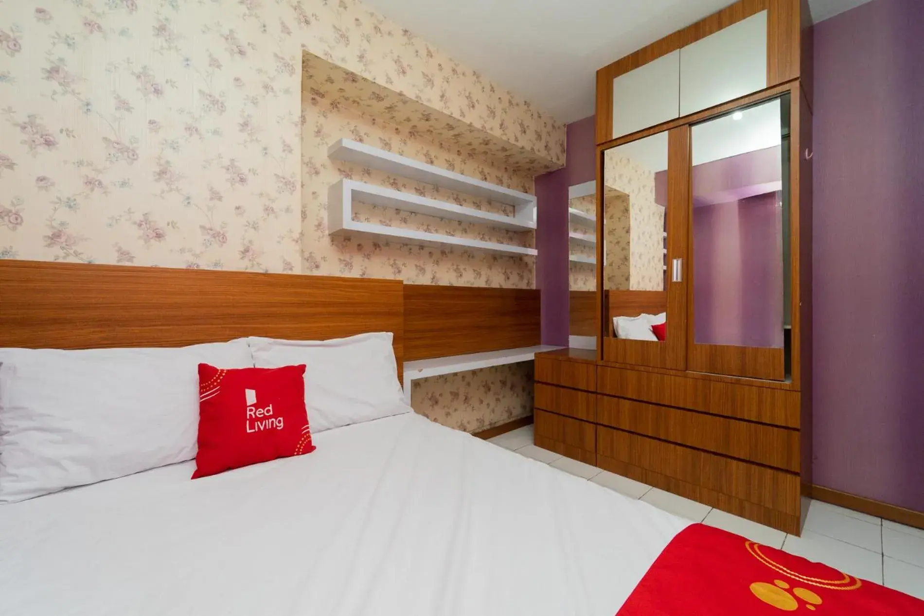 RedLiving Apartemen Gateway Cicadas - DB Room RedLiving Apartemen Gateway Cicadas - DB Room