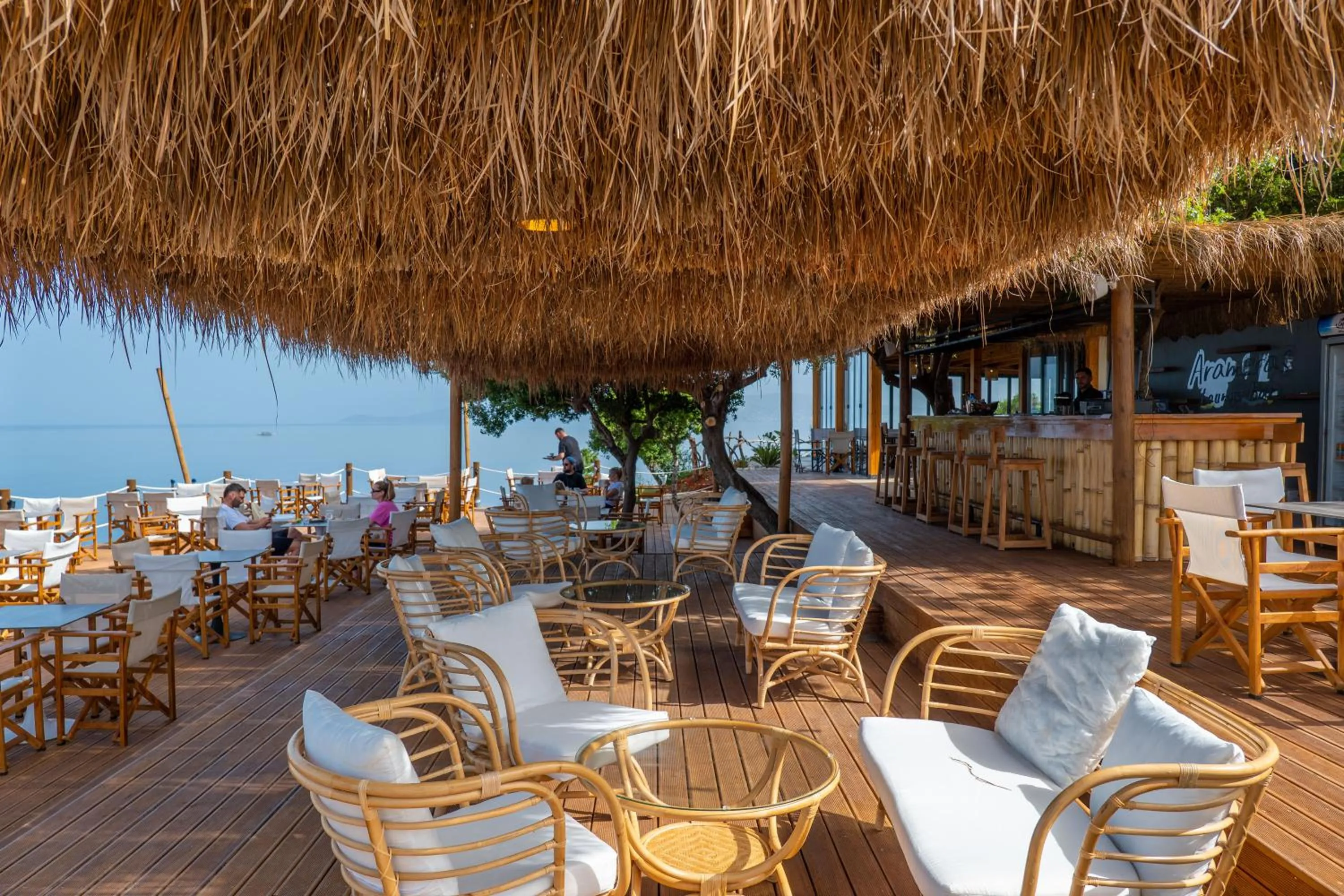 Restaurant/places to eat in Arameras Beach Resort
