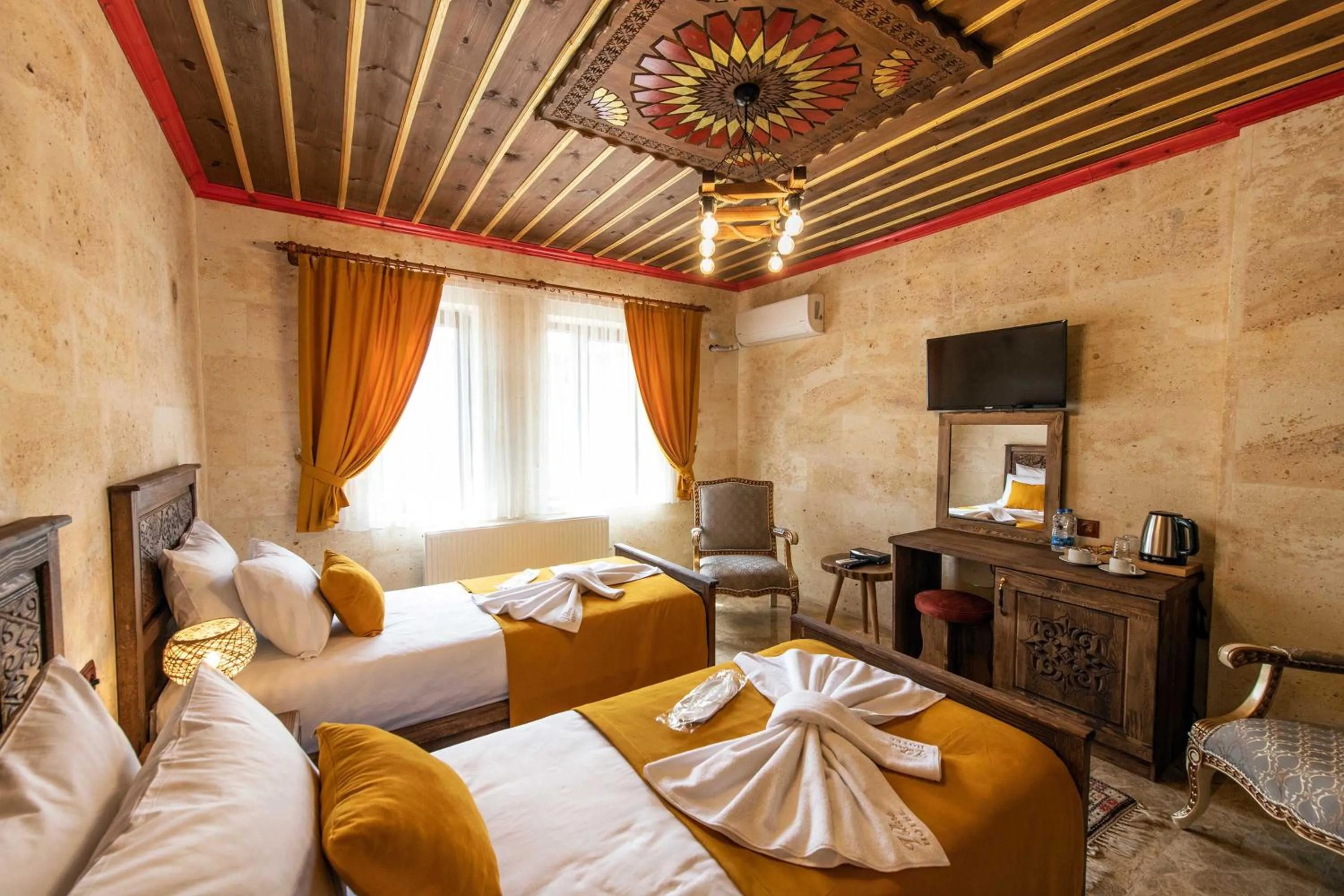 Photo of the whole room, Bed in Volare Stone Hotel