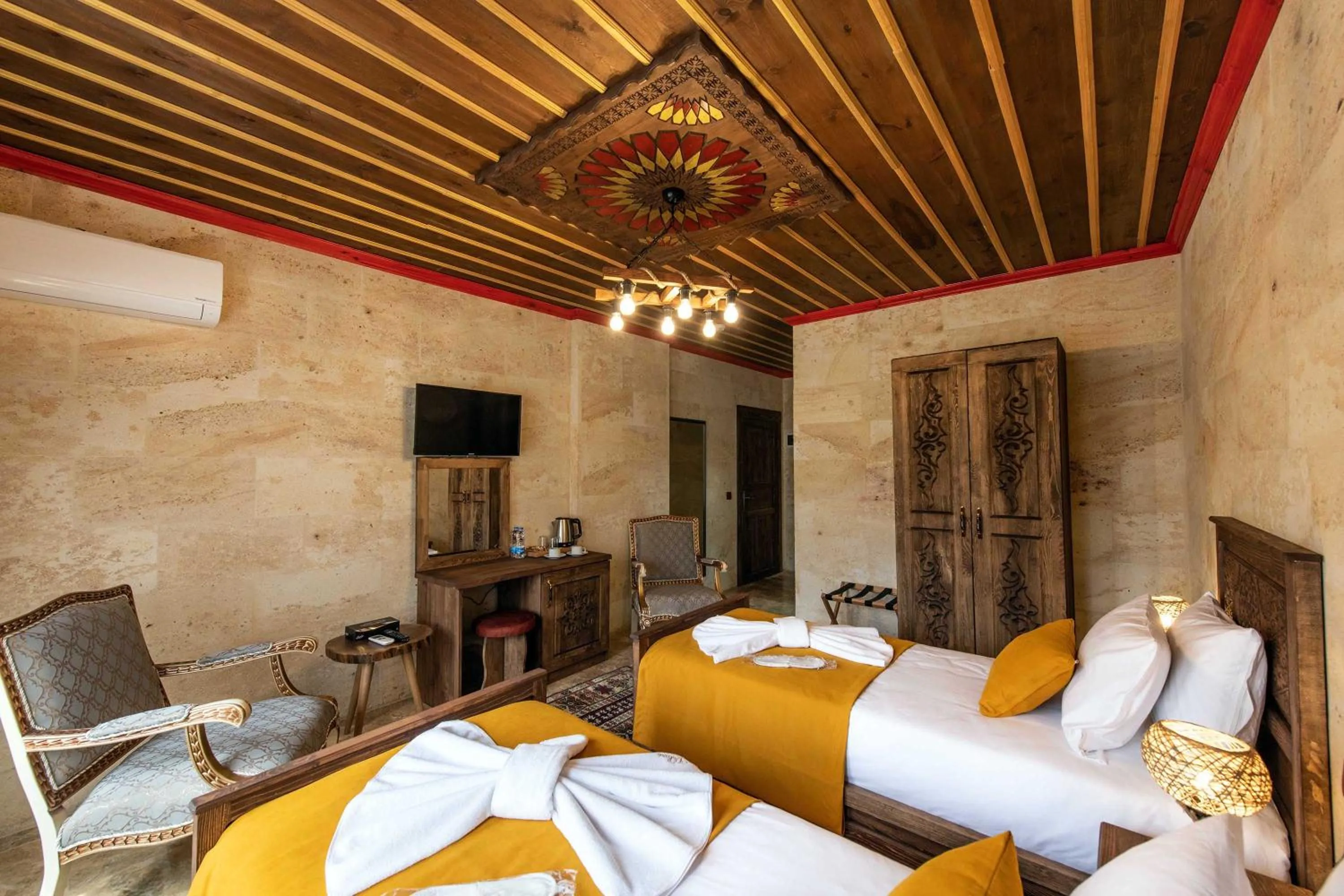 Photo of the whole room, Bed in Volare Stone Hotel