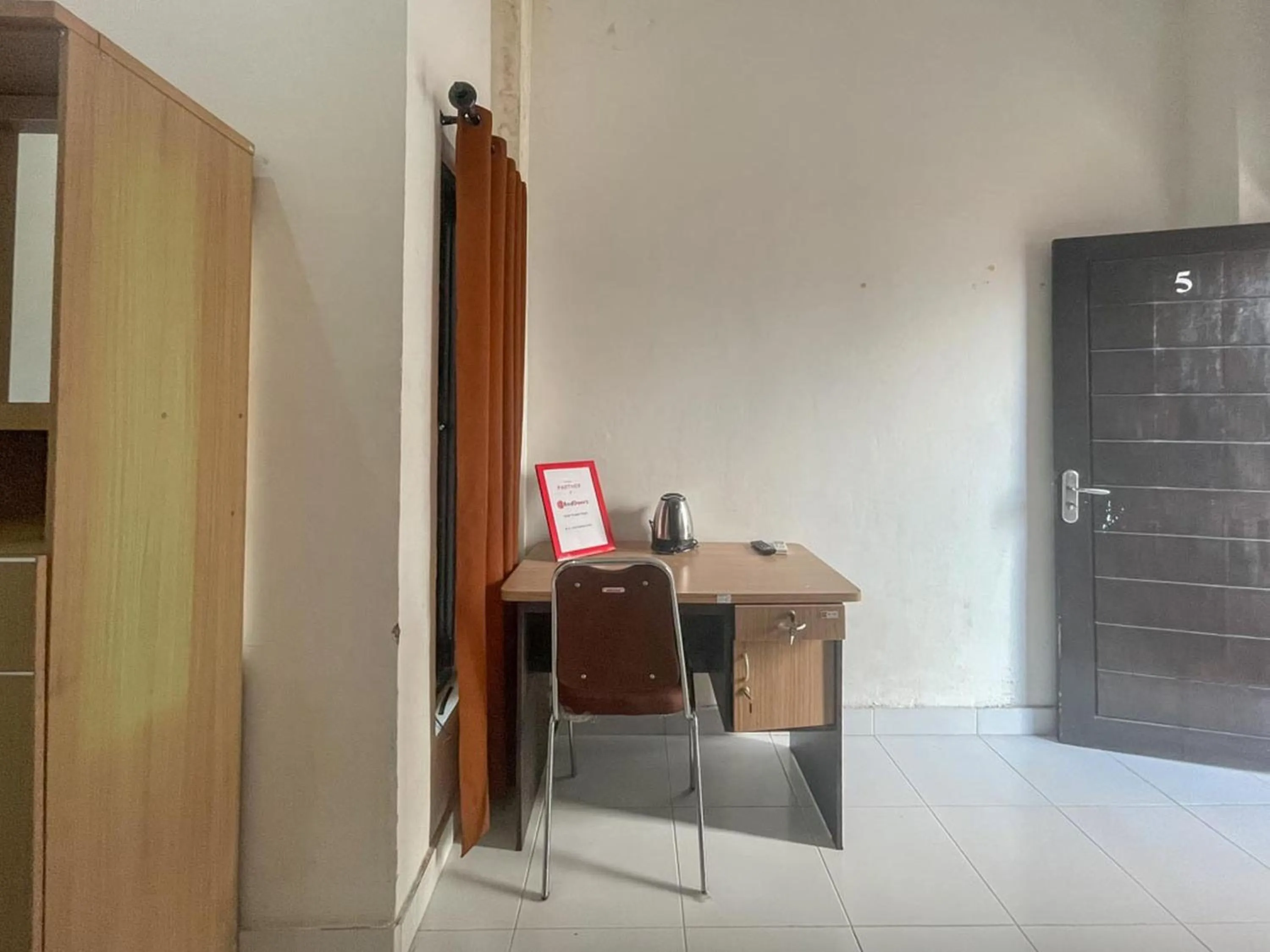 Bedroom in RedDoorz Syariah near Siloam Hospital Mataram