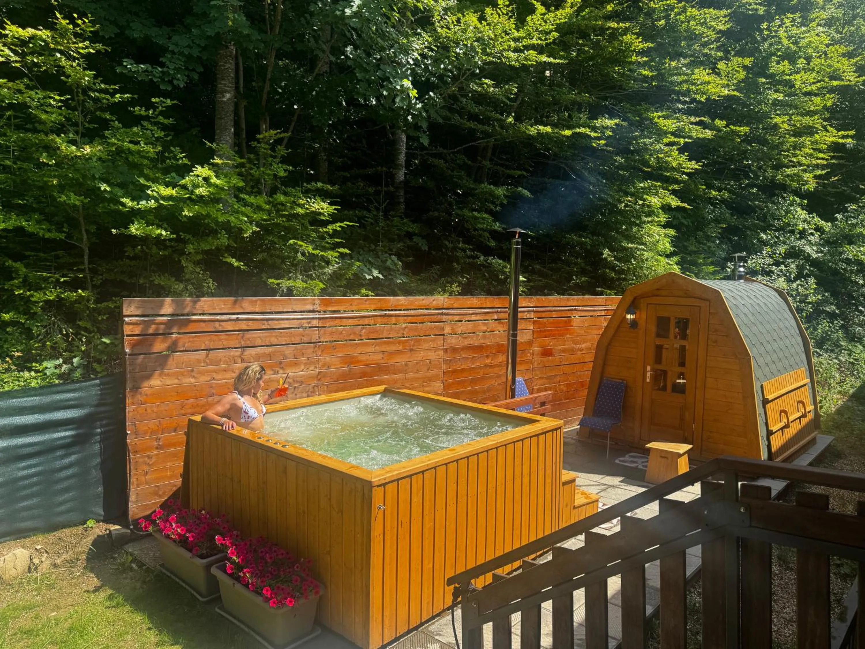 Hot Tub in Residenza Riva Wellness Apartment Spa