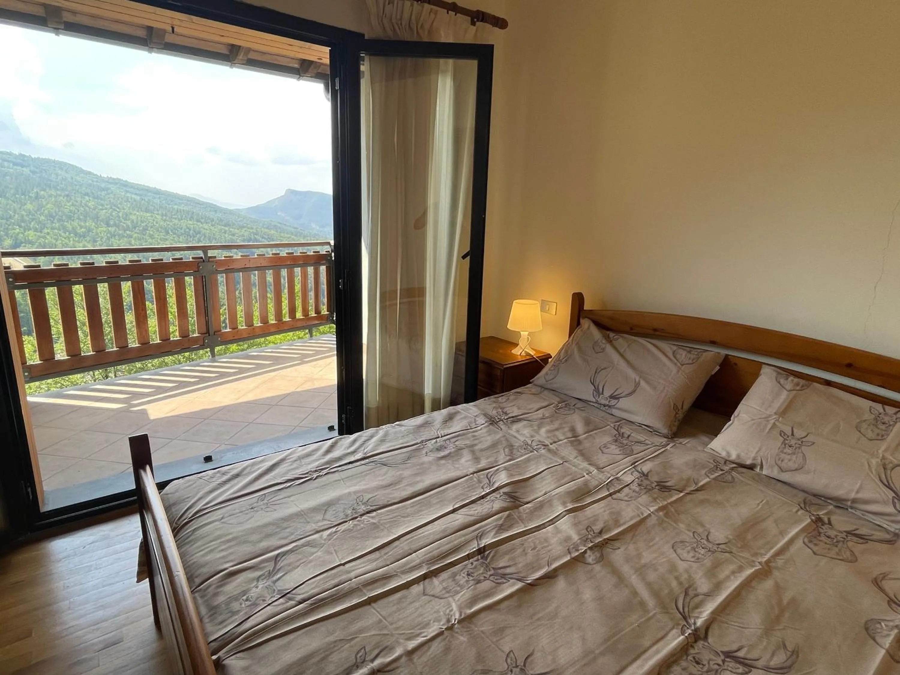 Photo of the whole room, Bed in Residenza Riva Wellness Apartment Spa