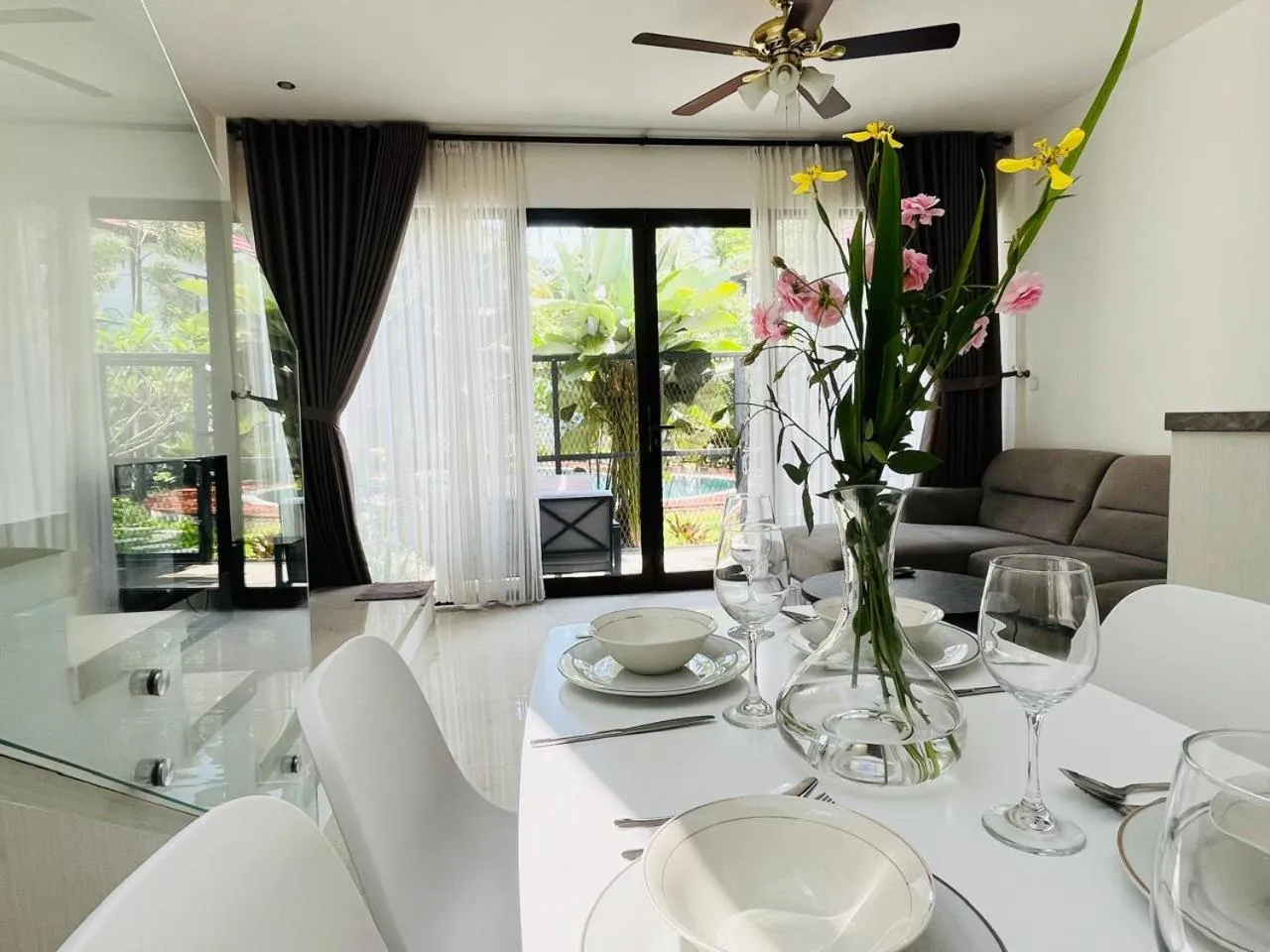 TV and multimedia in De Residence Pangandaran by Mabano Estates