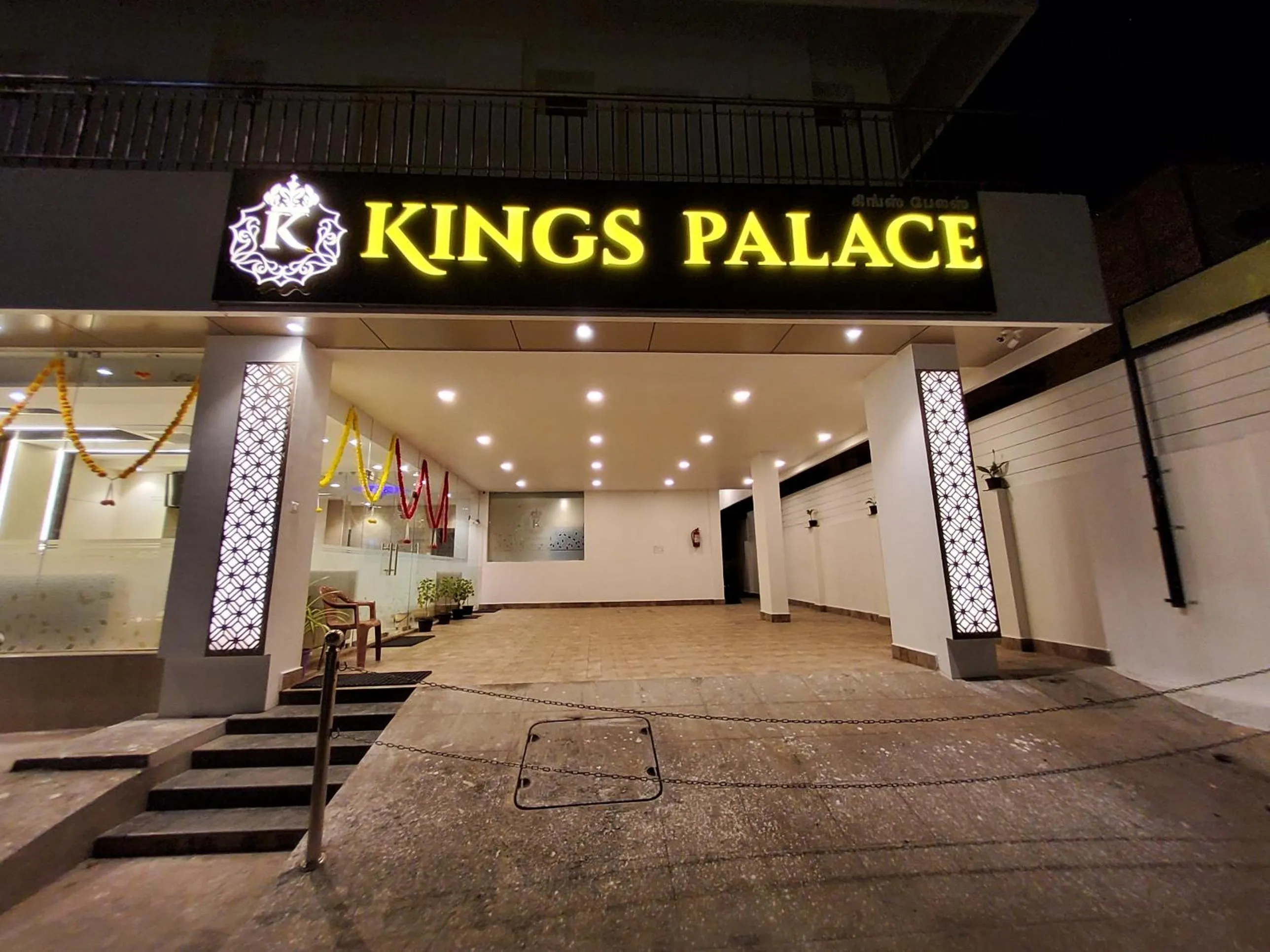 Property building in Kings Palace